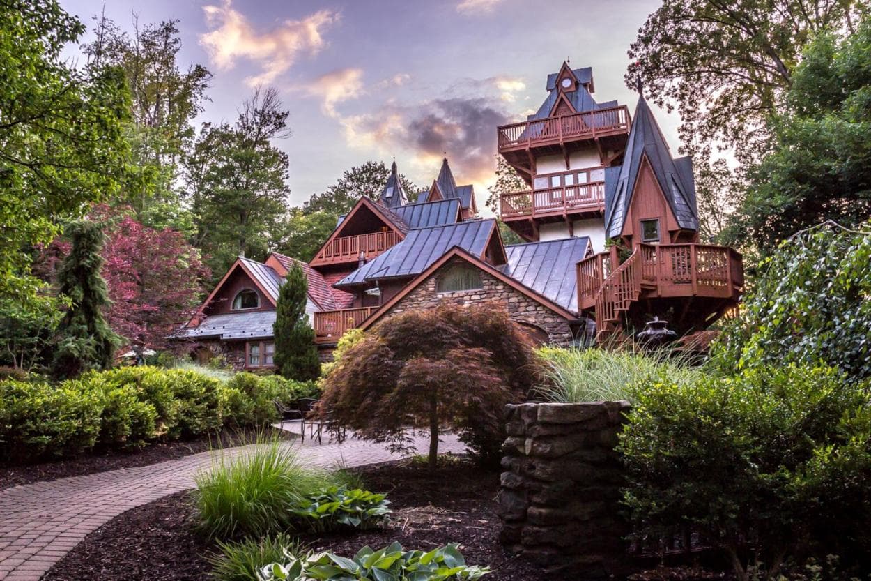 Landoll's Mohican Castle featured exterior or lobby in Loudonville, OH — similar hotel