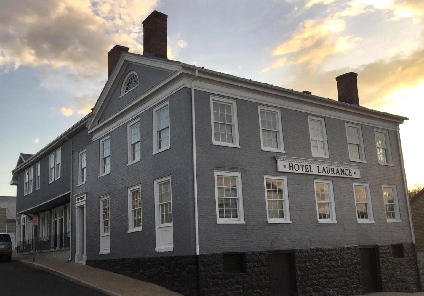 Hotel Laurance featured exterior or lobby in Luray, VA — similar hotel
