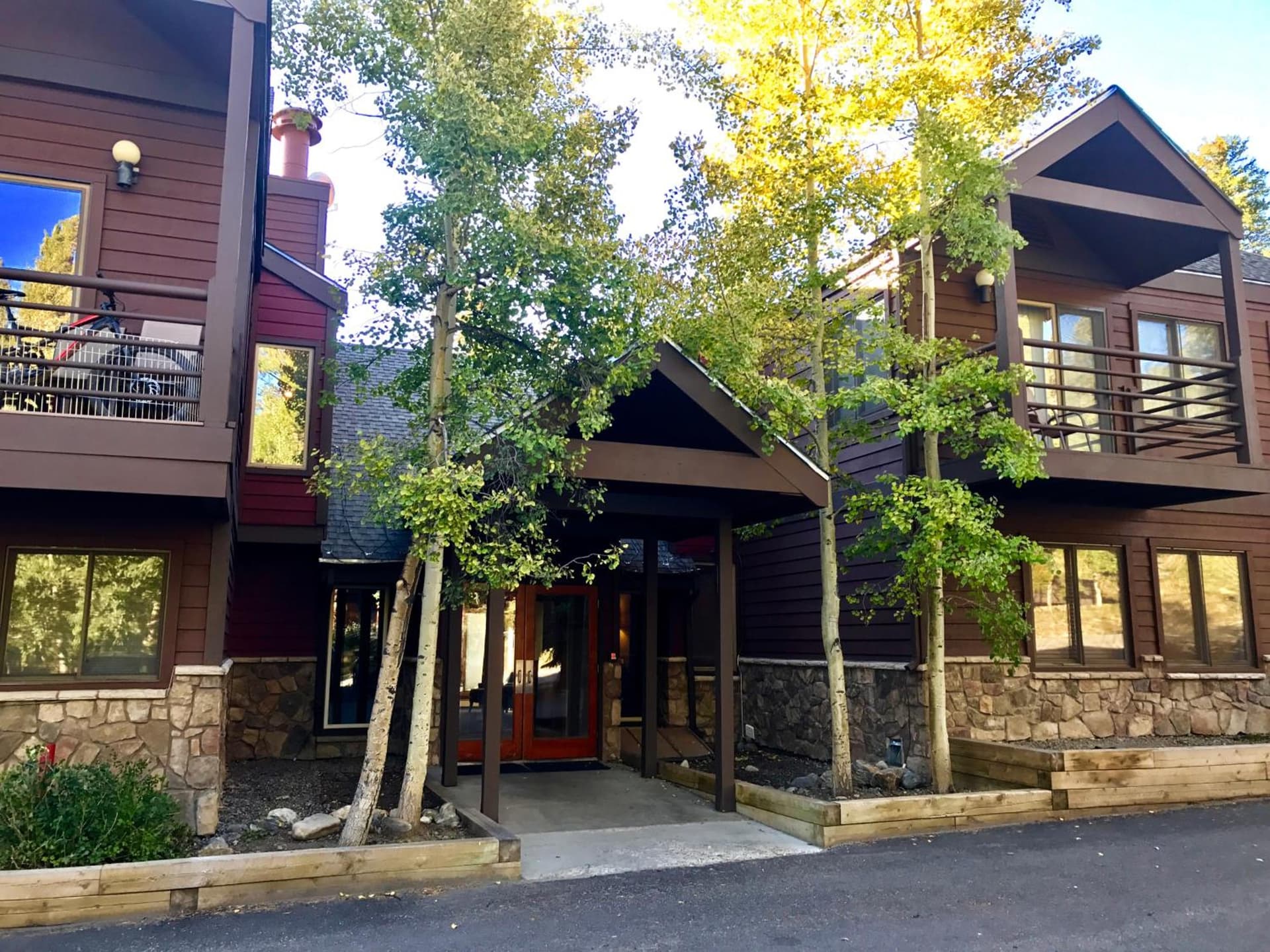Breck Creekside at Wildwood Suites — hotel in Breckenridge, Colorado