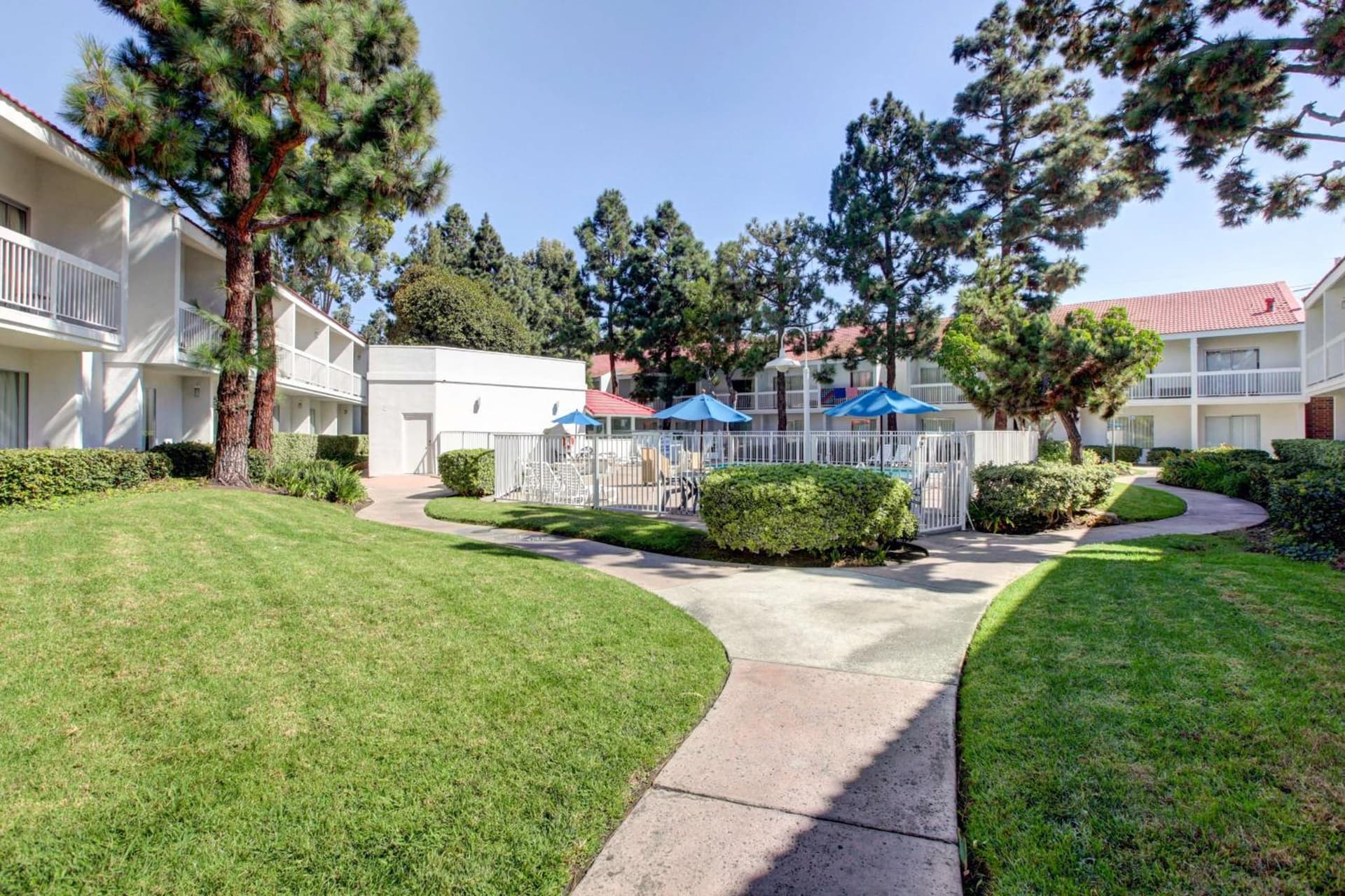 Motel 6-Santa Ana, CA - Irvine - Orange County Airport — hotel in Santa Ana, California
