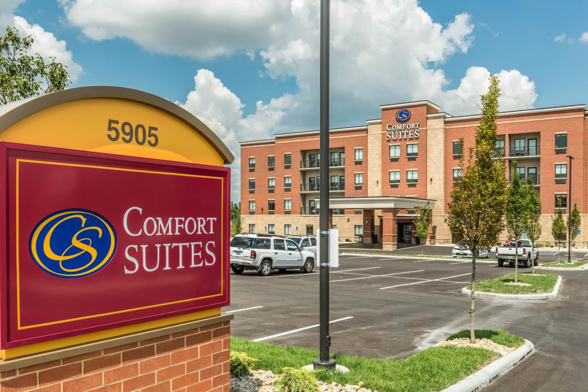 Comfort Suites Florence - Cincinnati South featured exterior or lobby in Florence, KY — similar hotel