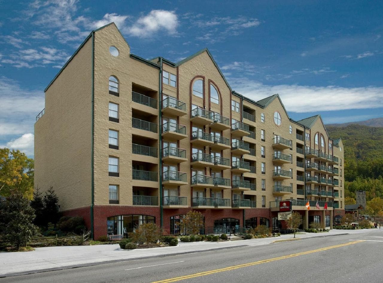 Black Bear Inn & Suites — hotel in Gatlinburg, Tennessee