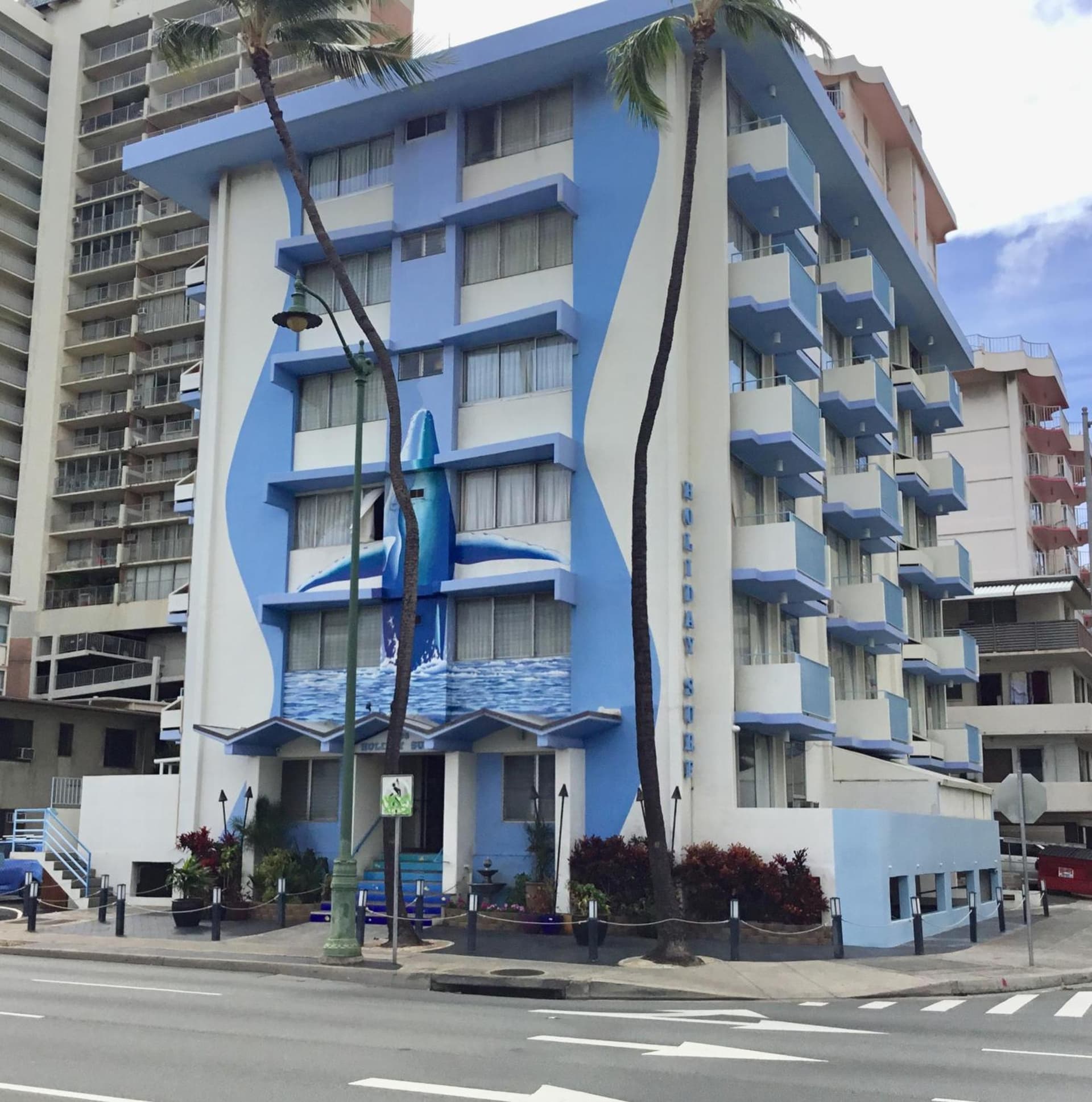 Holiday Surf Hotel (with full kitchen) — hotel in Honolulu, Hawaii