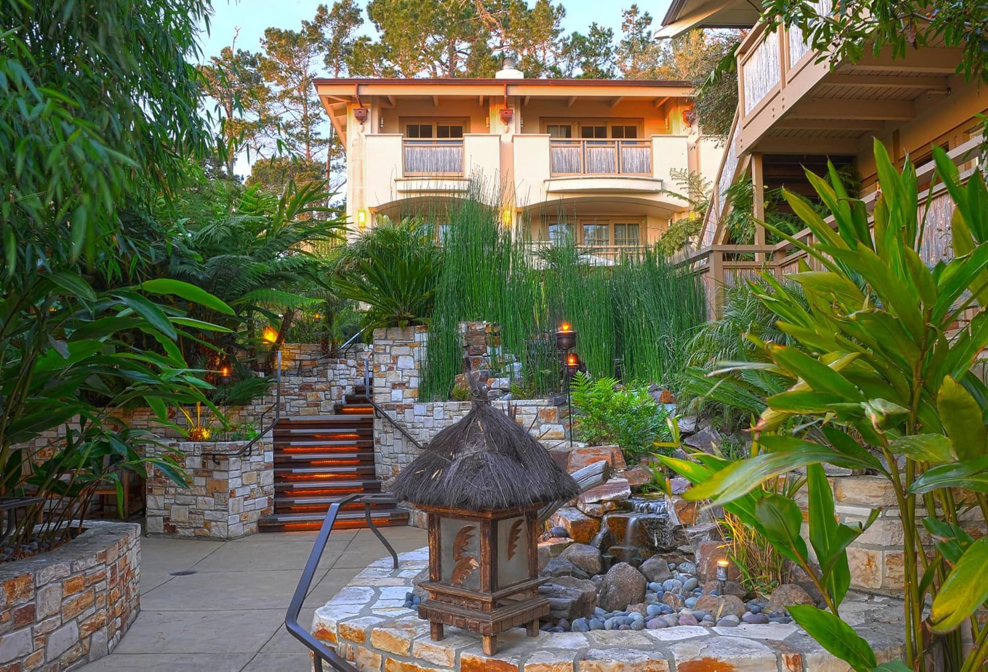 Tradewinds Carmel — hotel in Seaside, California