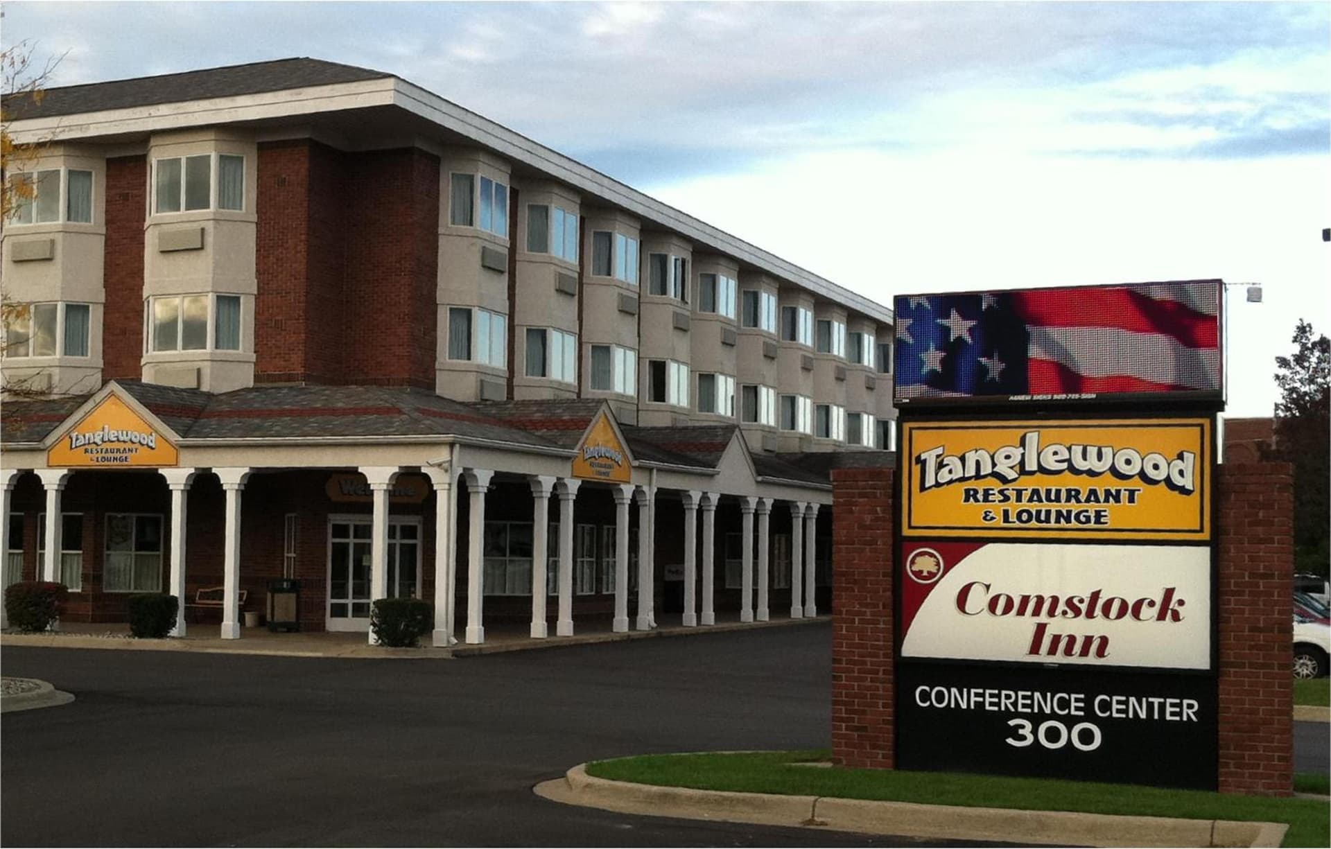 Comstock Inn & Conference Center — hotel in Owosso, Michigan
