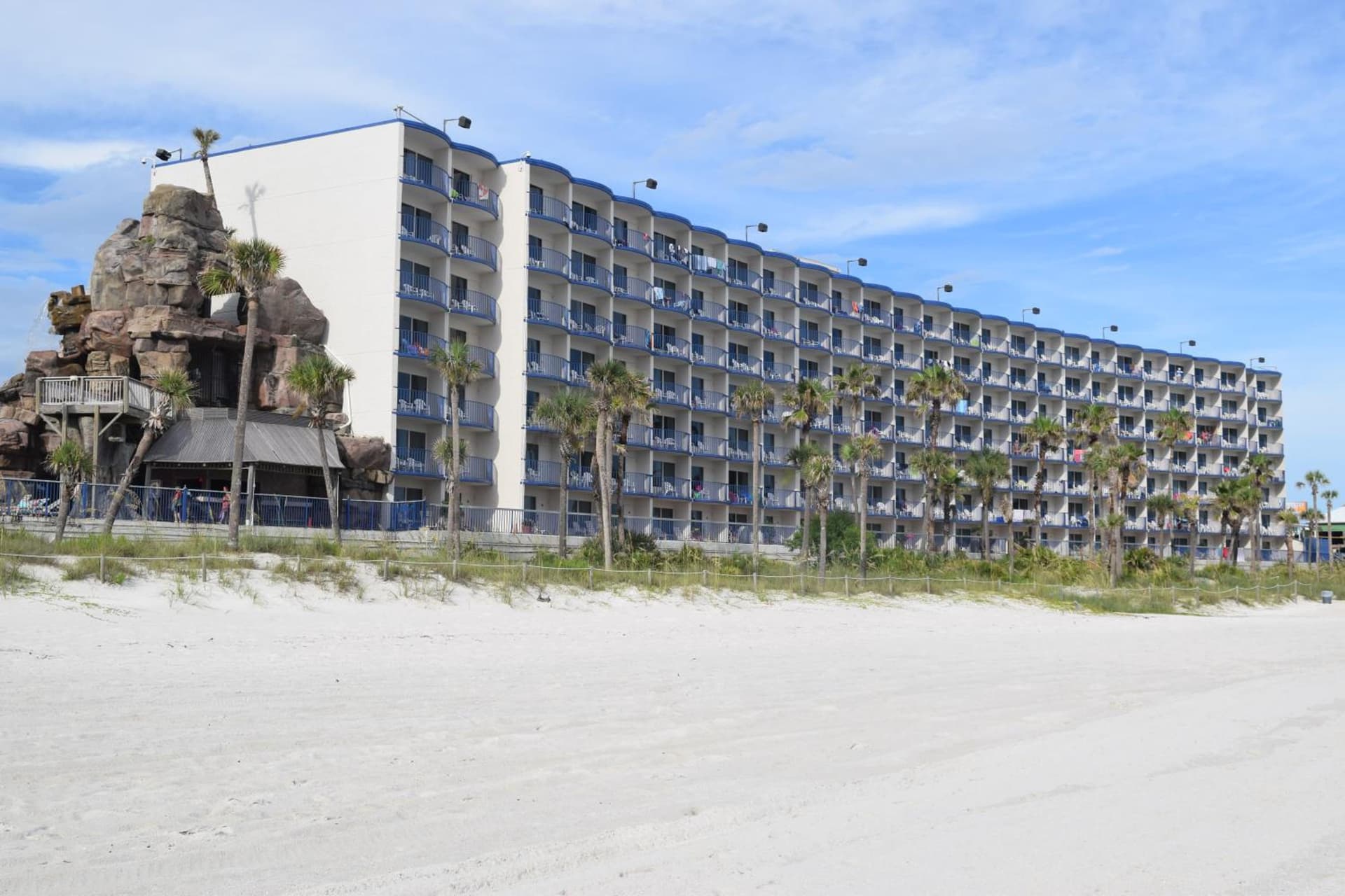 Days Inn by Wyndham Panama City Beach Beachfront Resort — hotel in Panama City Beach, Florida