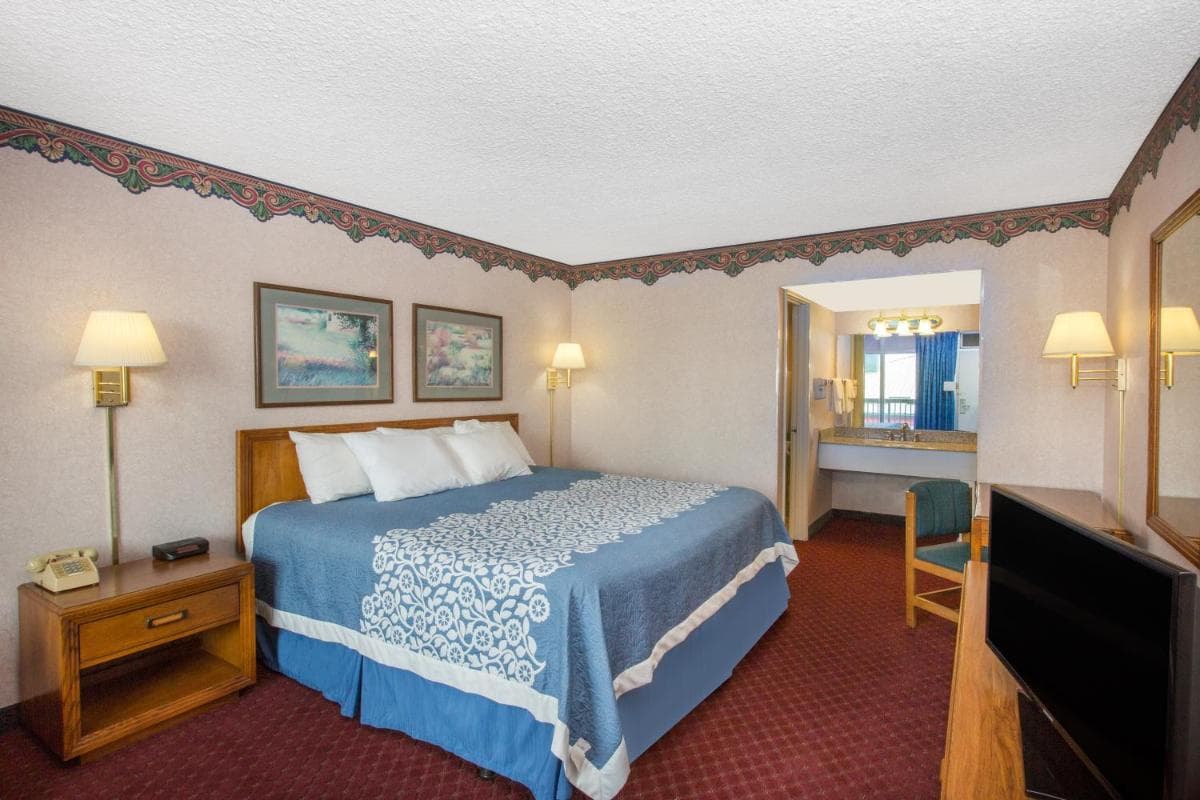 Americas Best Value Inn St. Joseph at I-29 property views in Saint Joseph, MO — gallery photo 3