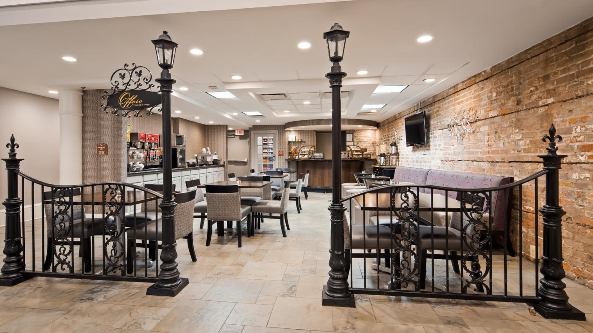 Best Western Plus St. Christopher Hotel interior in New Orleans, LA — gallery photo 2