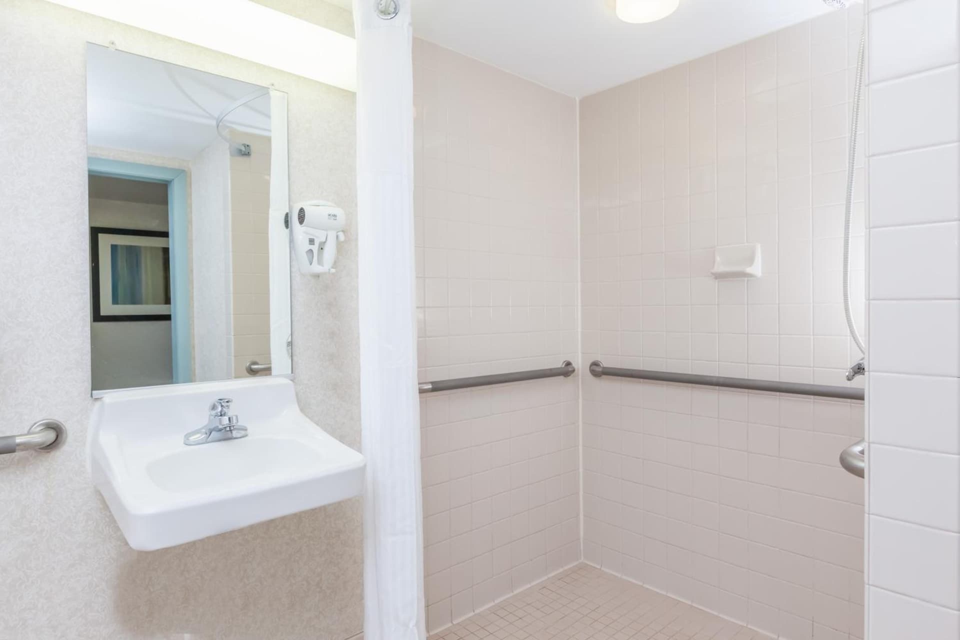 Wyndham Virginia Beach Oceanfront interior in Virginia Beach, VA — gallery photo 2