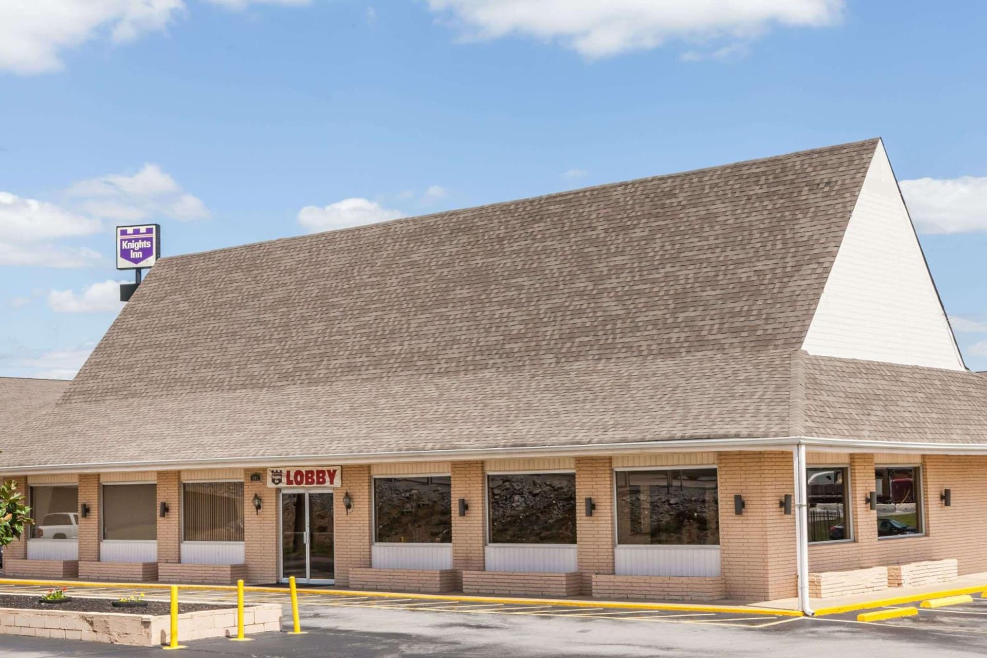 Knights Inn Lebanon — hotel in Lebanon, Tennessee