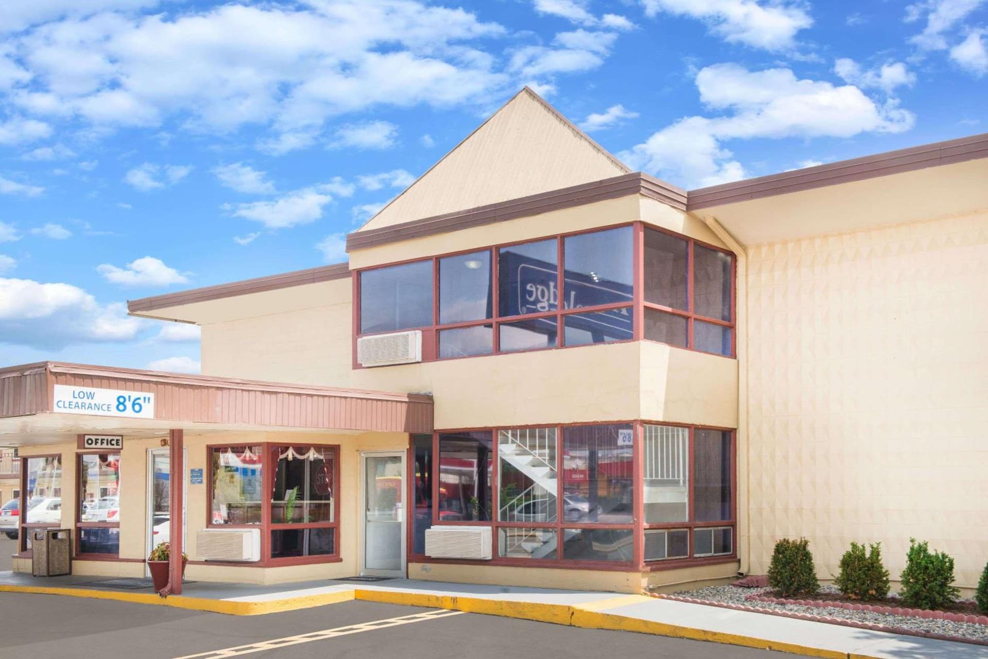 Travelodge by Wyndham Terre Haute — hotel in Terre Haute, Indiana