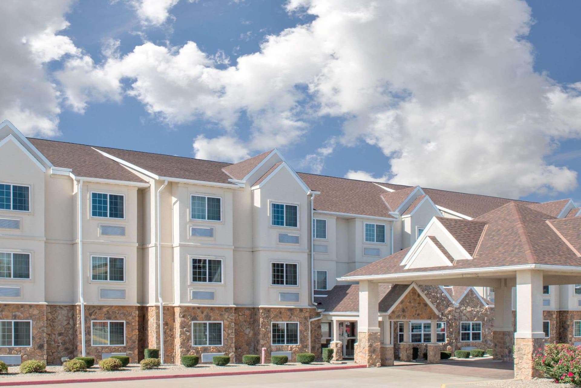 Microtel Inn & Suites by Wyndham Quincy Downtown - River Area — hotel in Quincy, Illinois