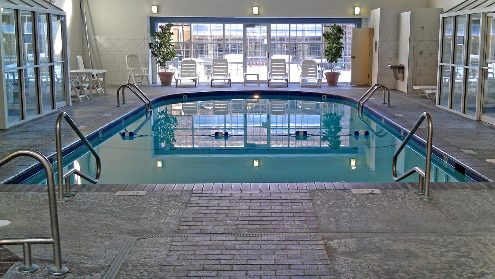 Baymont by Wyndham Des Moines Airport interior in Des Moines, IA — gallery photo 2