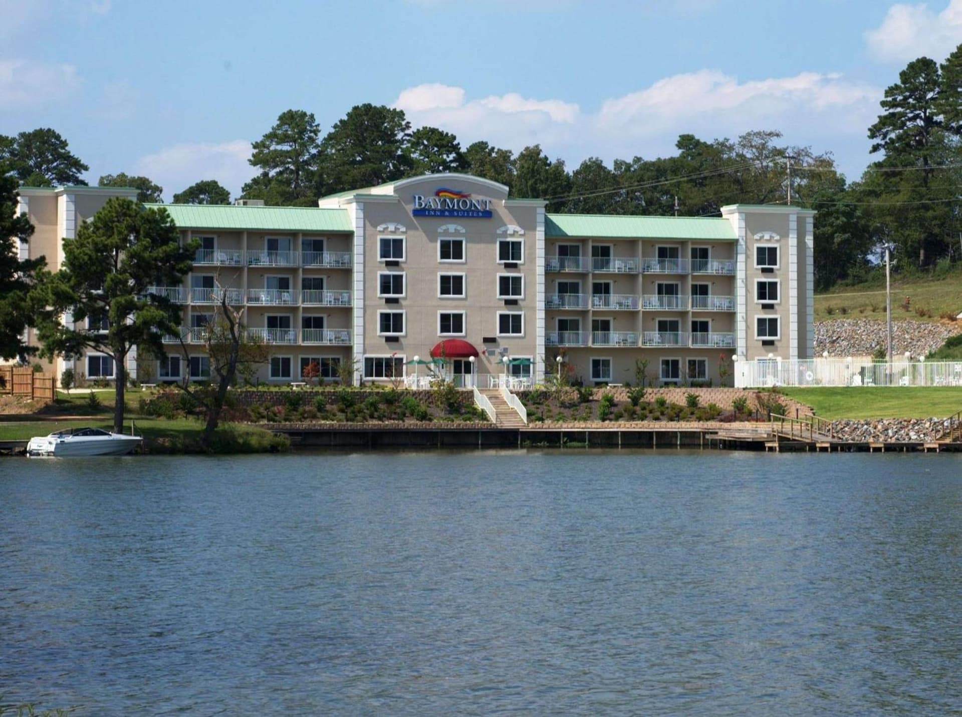 Baymont on the lake by Wyndham Hot Springs featured exterior or lobby in Hot Springs, AR — similar hotel