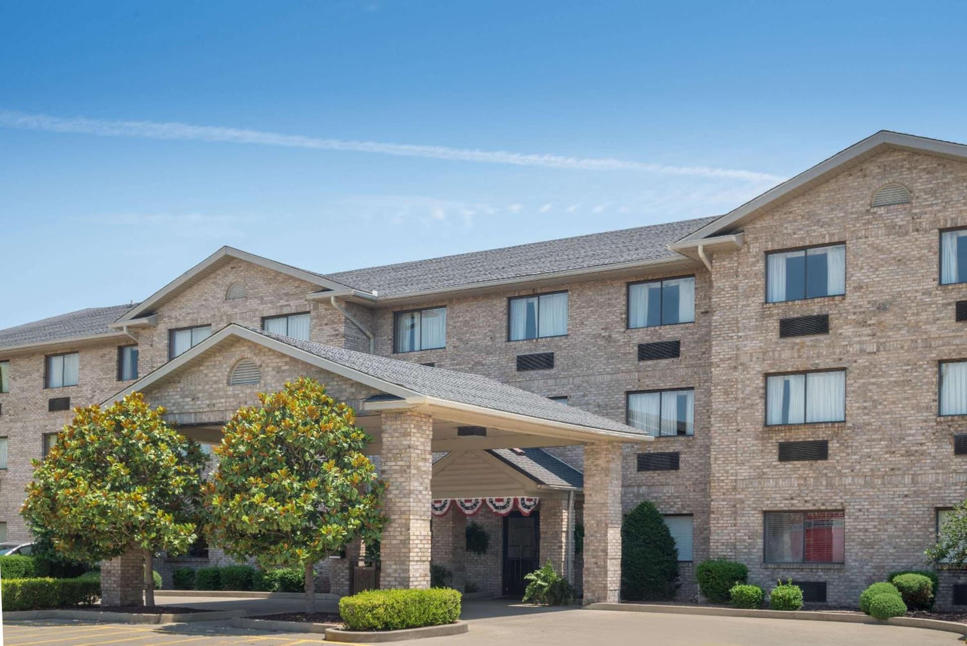 Ramada by Wyndham Catlettsburg Ashland — hotel in Ironton, Ohio