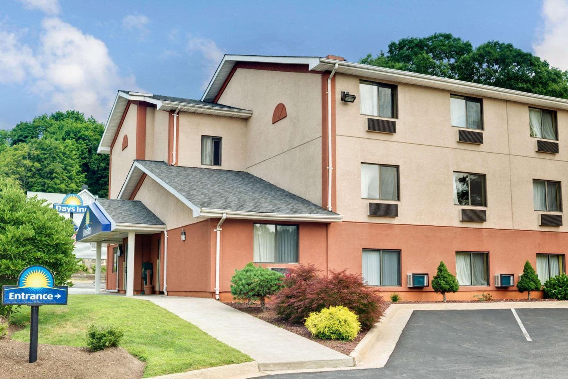 Days Inn by Wyndham Torrington featured exterior or lobby in Torrington, CT — similar hotel