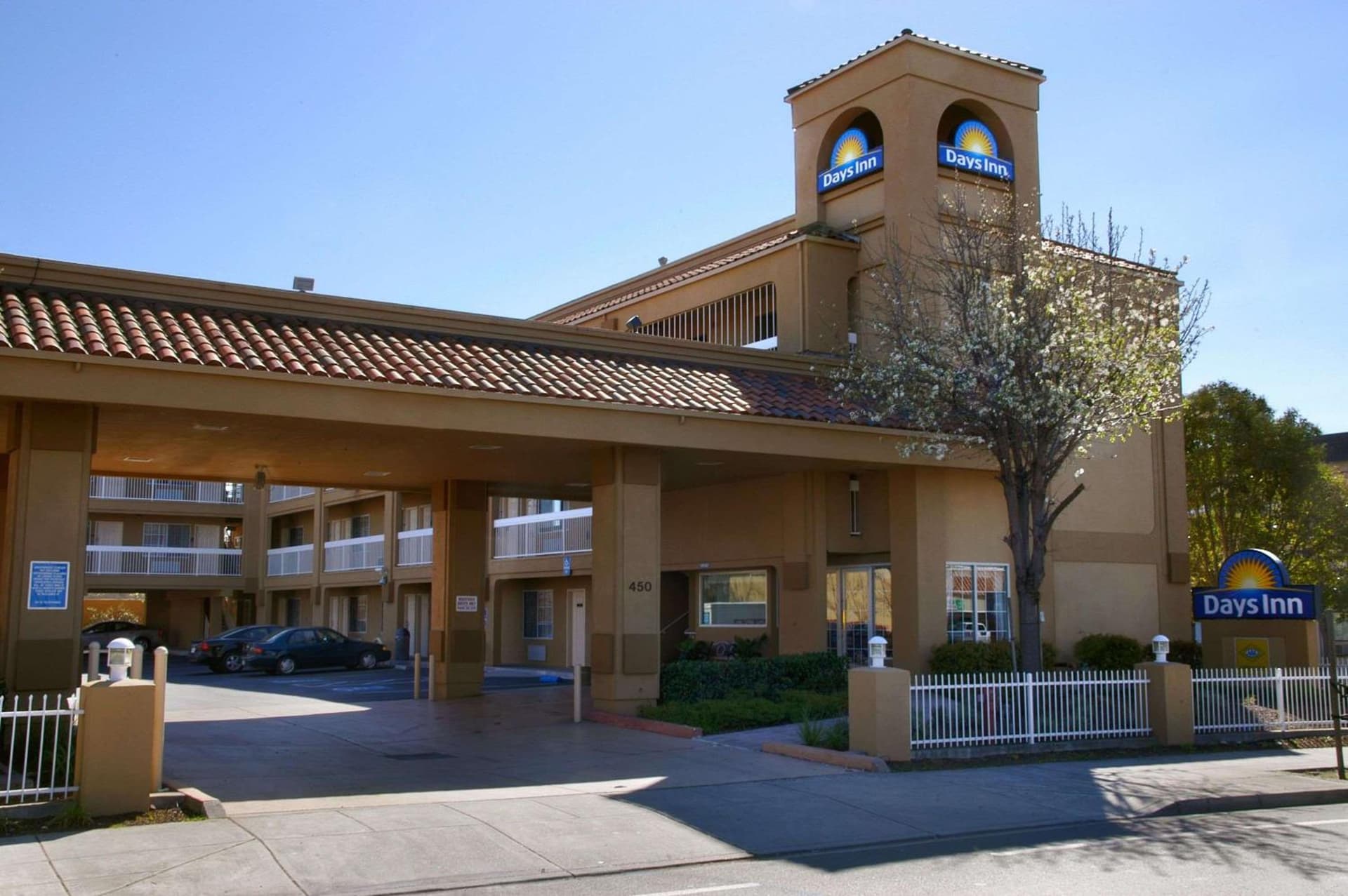 Days Inn by Wyndham Hayward Airport — hotel in Hayward, California