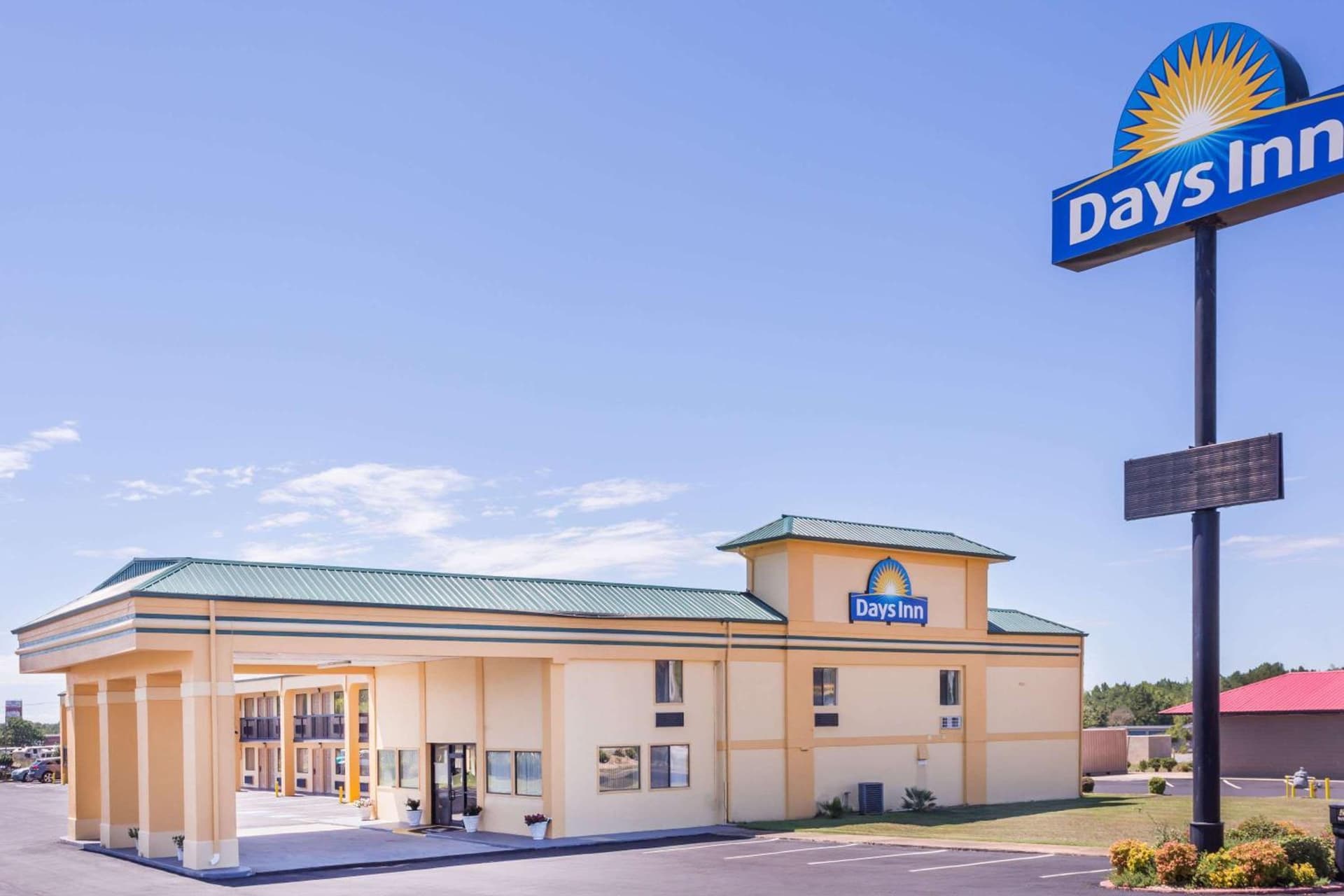 Days Inn by Wyndham Byron — hotel in Byron, Georgia