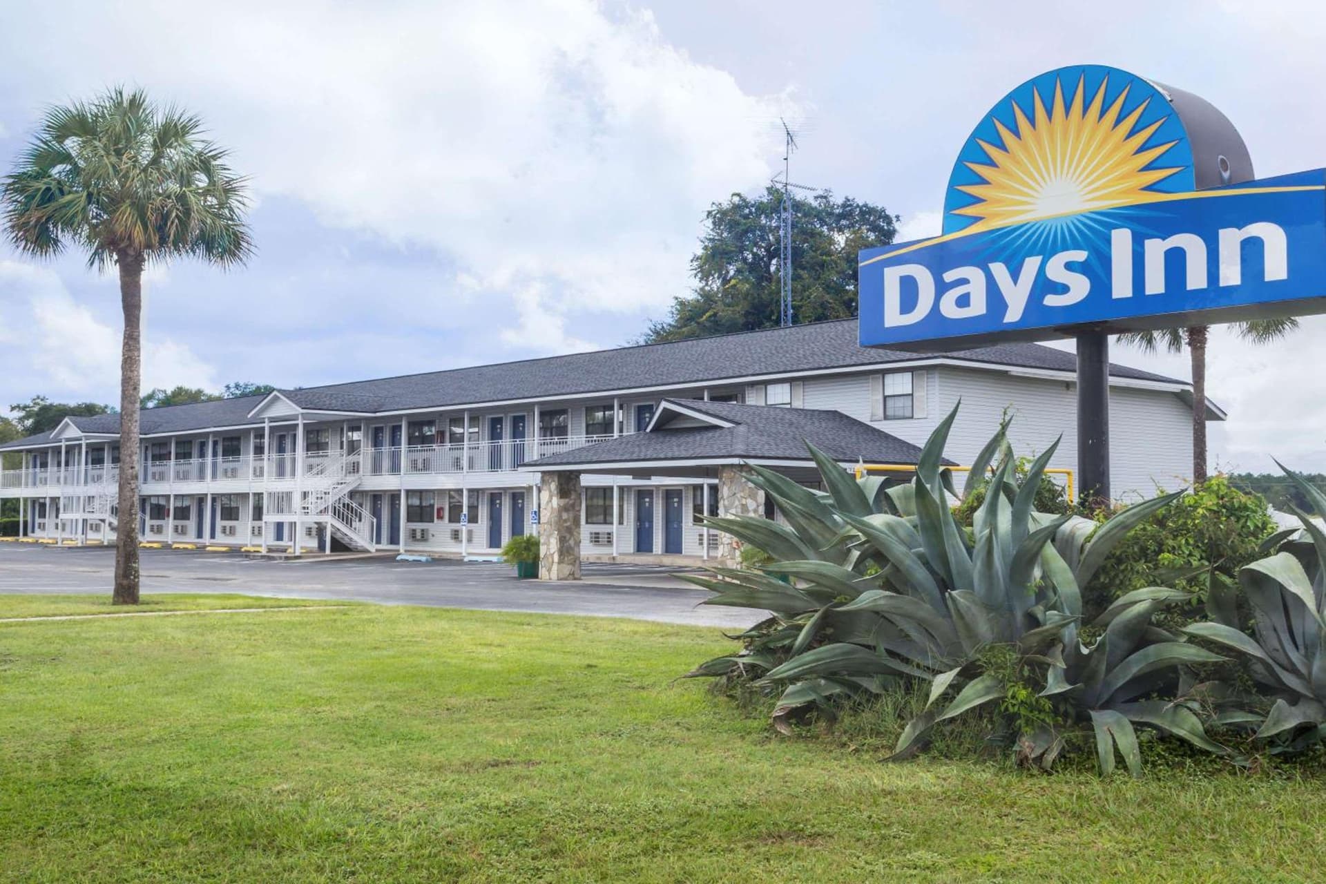 Days Inn by Wyndham Madison — hotel in Madison, Florida