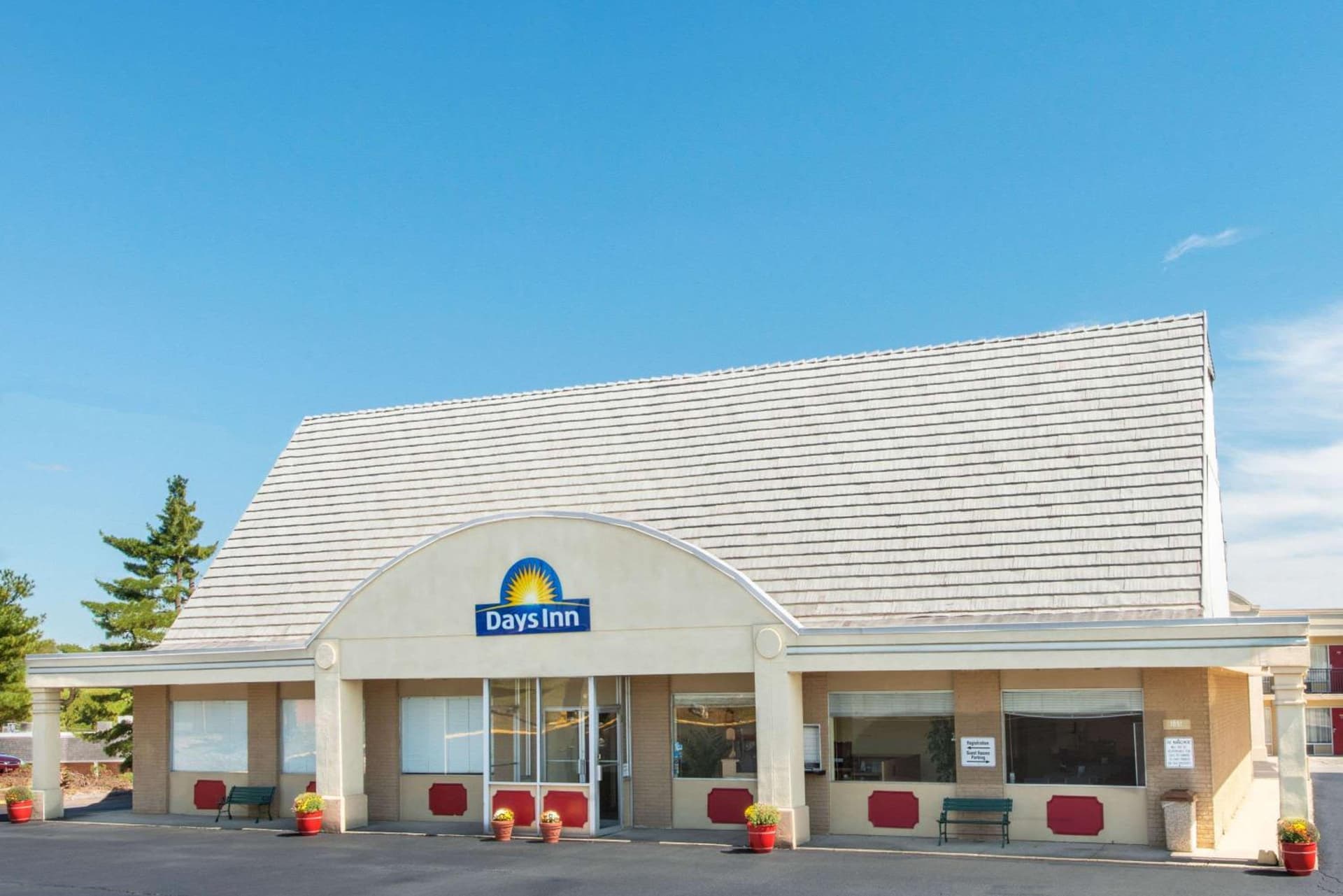 Days Inn by Wyndham Frankfort featured exterior or lobby in Frankfort, KY — similar hotel