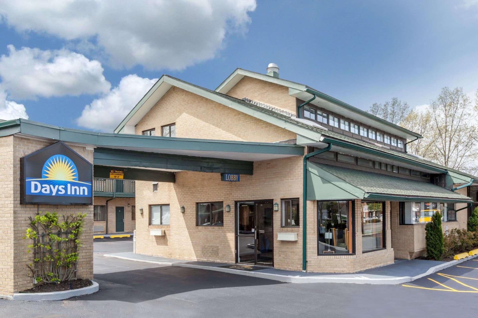 Days Inn by Wyndham Woodbury Long Island — hotel in Woodbury, Minnesota