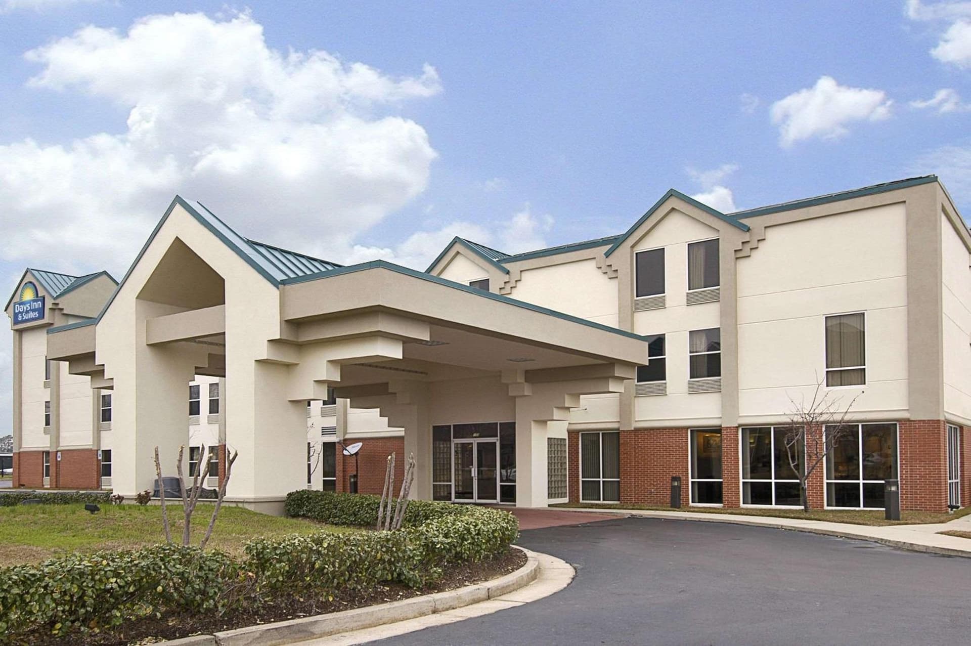 Days Inn & Suites by Wyndham Ridgeland — hotel in Ridgeland, Mississippi