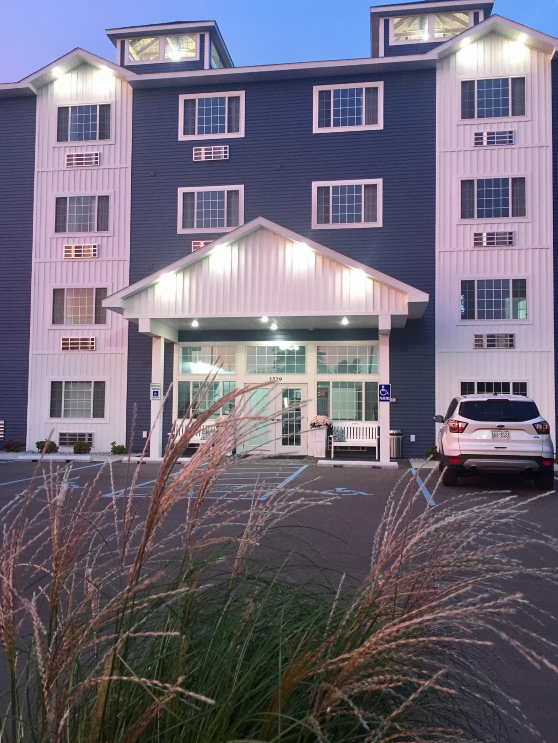 The Baywatch Resort — hotel in Traverse City, Michigan
