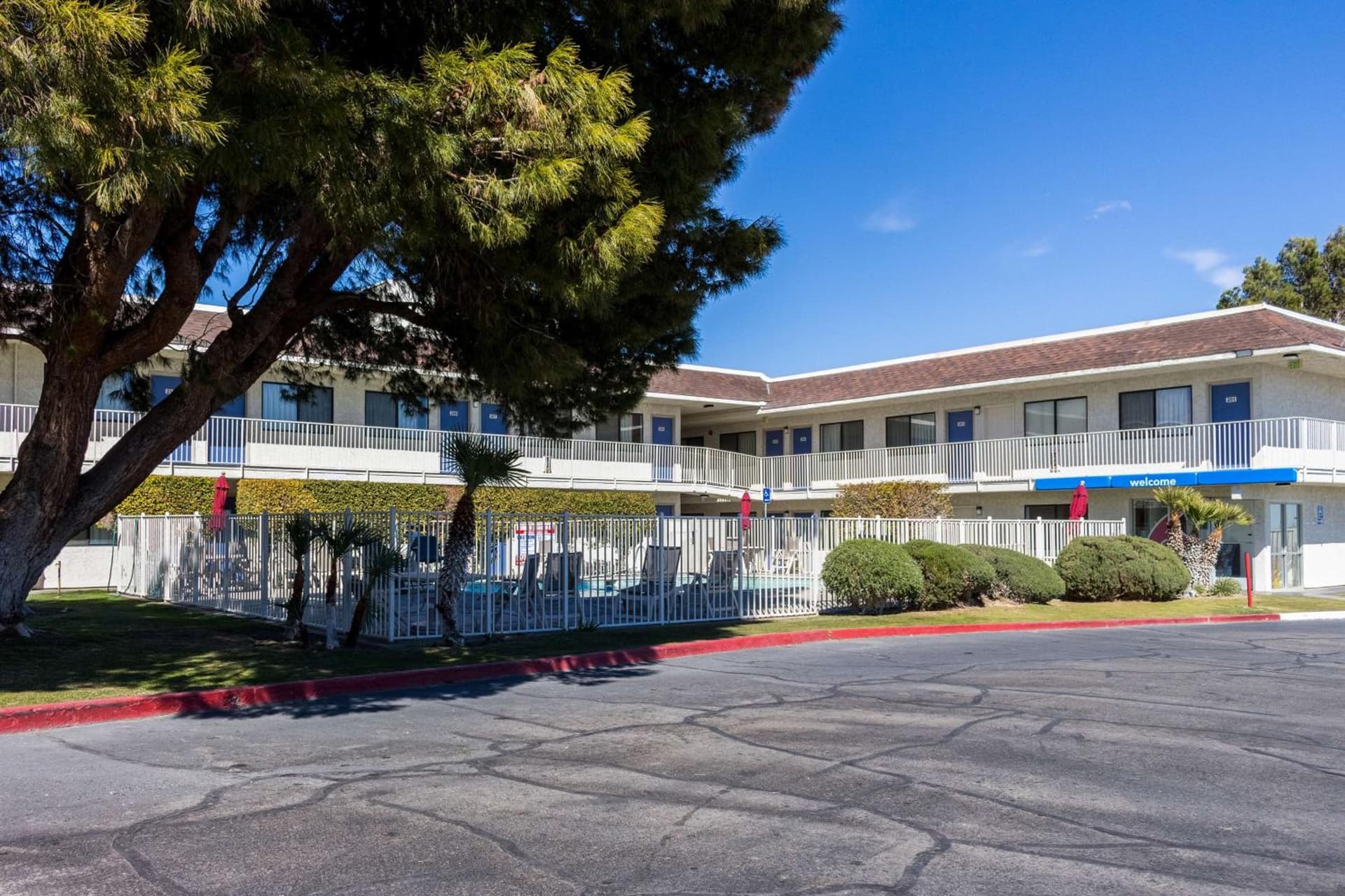 Motel 6-Mojave, CA property views in Mojave, CA — gallery photo 3