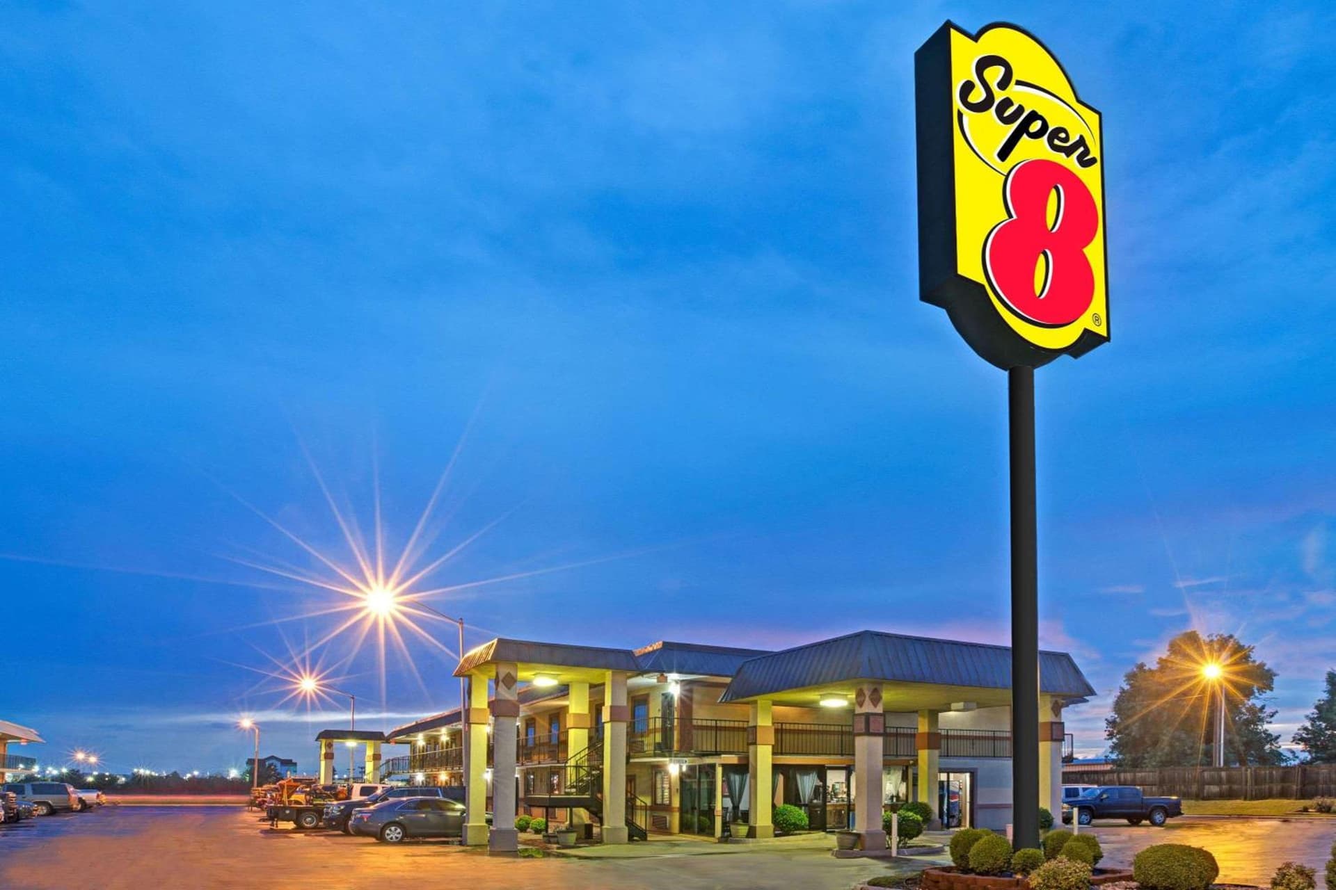 Super 8 by Wyndham Shawnee — hotel in Shawnee, Oklahoma