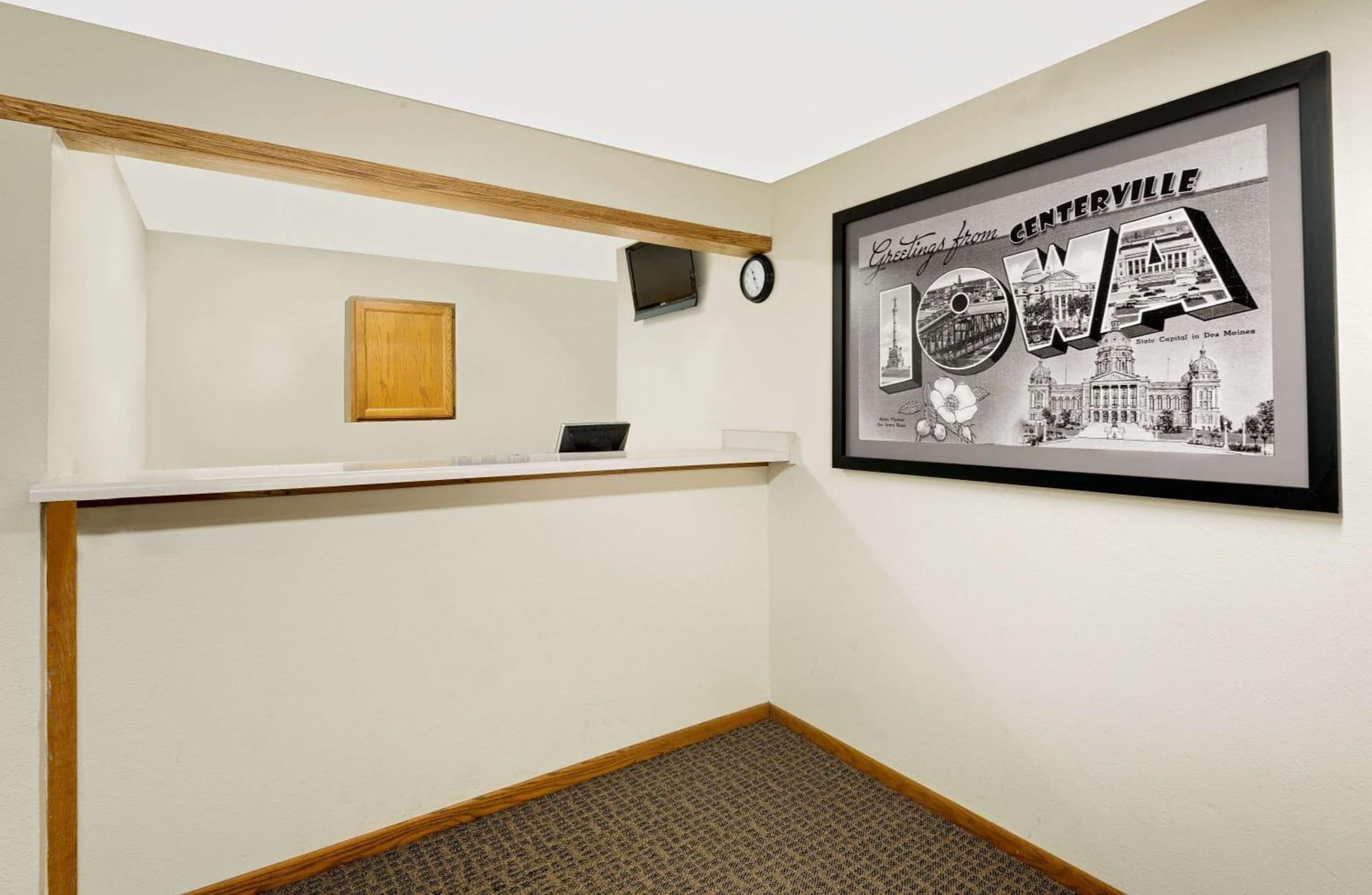 Super 8 by Wyndham Centerville property views in Centerville, IA — gallery photo 3