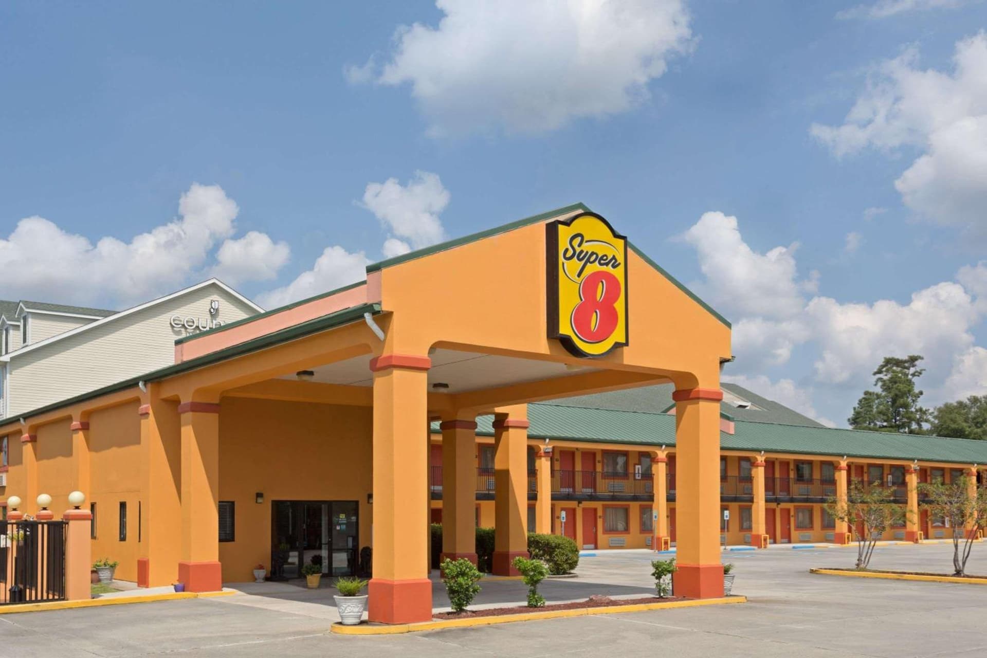 Super 8 by Wyndham Covington — hotel in Covington, Louisiana