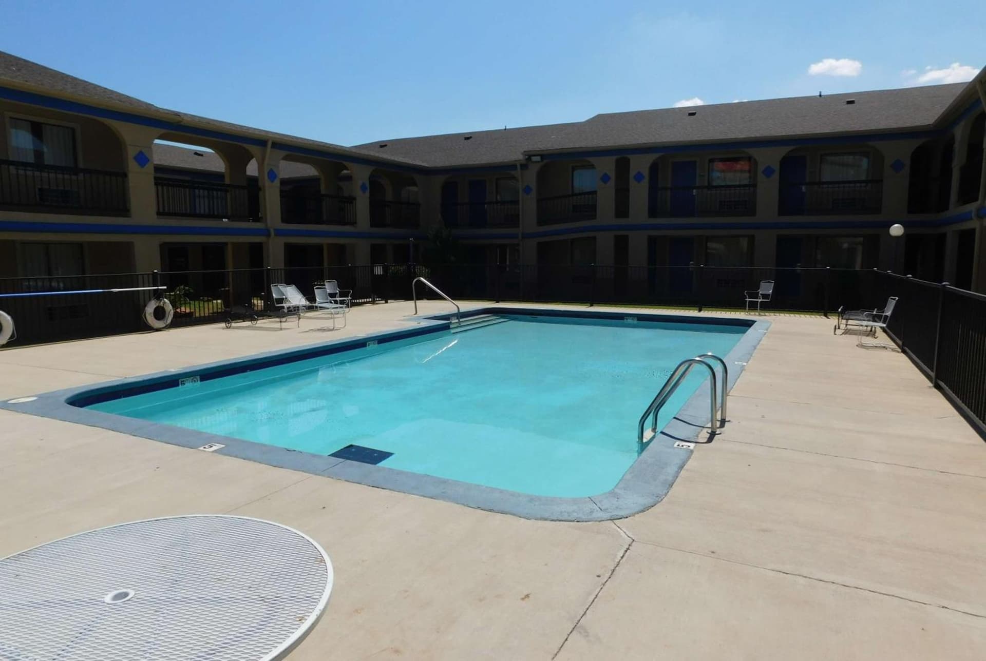 Days Inn by Wyndham Oklahoma City NW Expressway property views in Warr Acres, OK — gallery photo 3