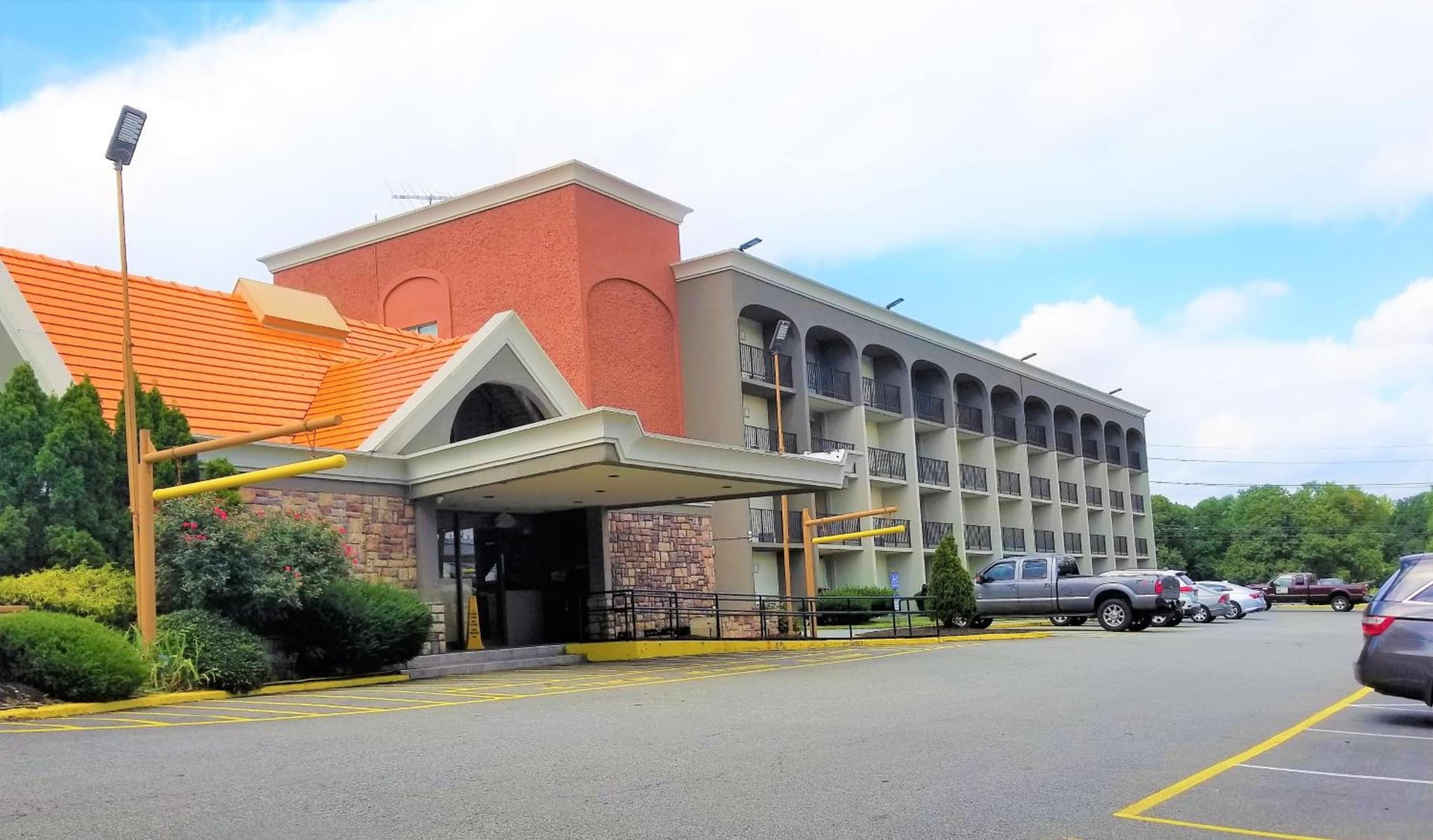 Howard Johnson by Wyndham Clifton NJ — hotel in Clifton, New Jersey