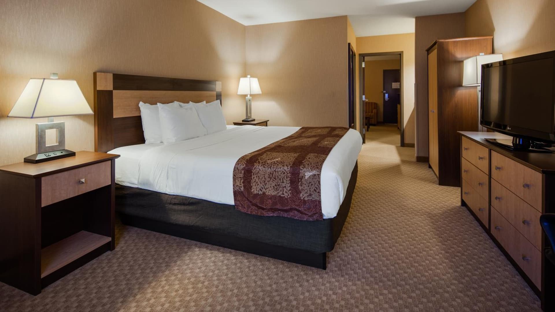 Crandon Inn & Suites interior in Crandon, WI — gallery photo 2