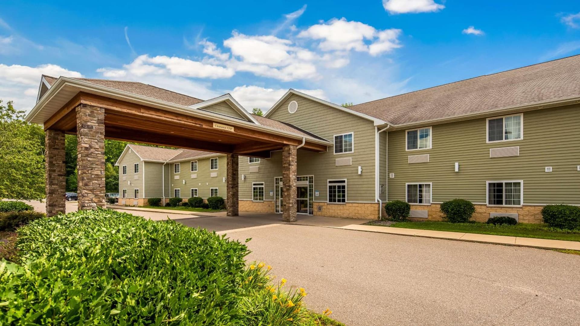 Crandon Inn & Suites featured exterior or lobby in Crandon, WI — similar hotel