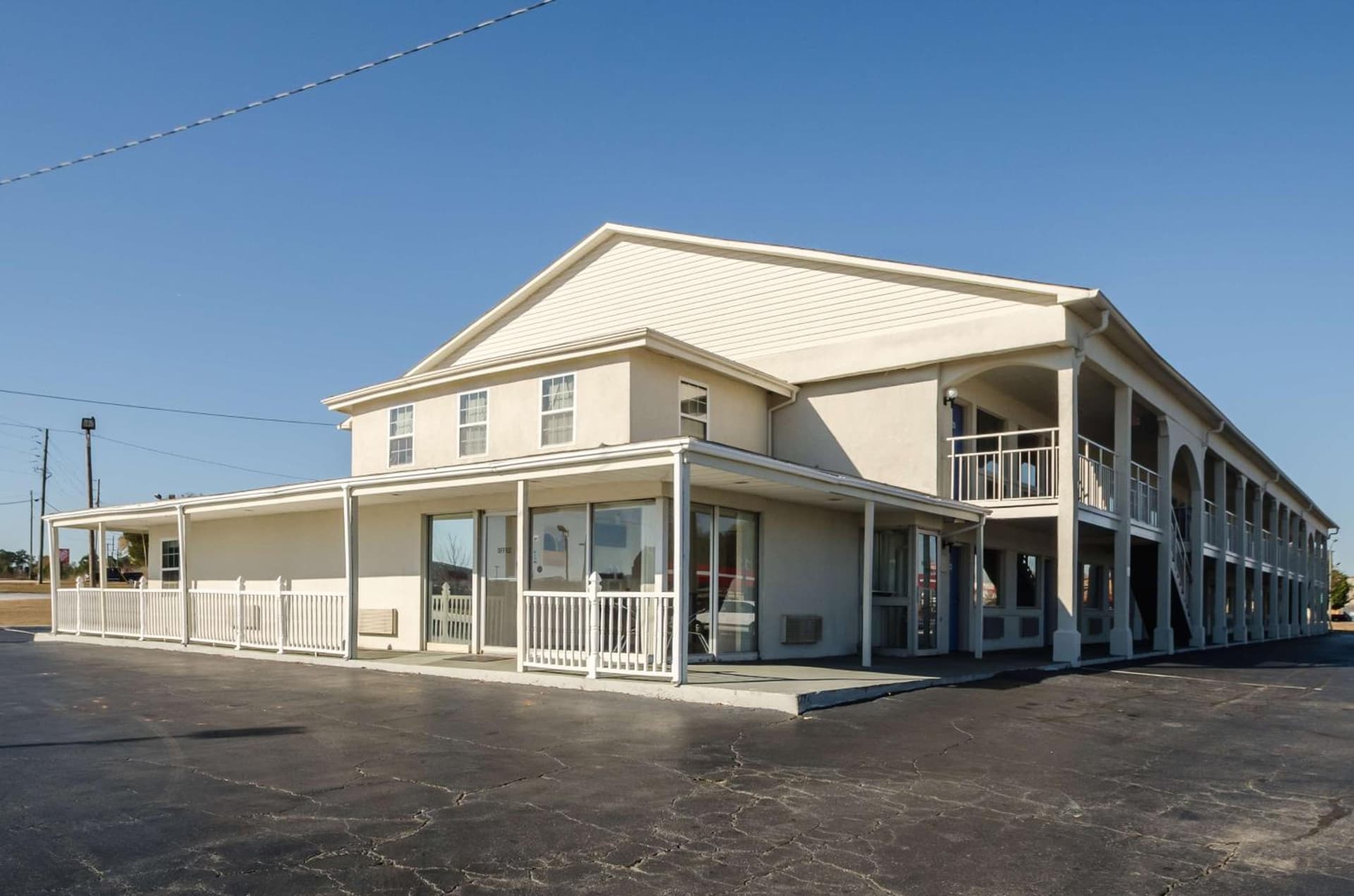 Motel 6-Commerce, GA featured exterior or lobby in Commerce, GA — similar hotel