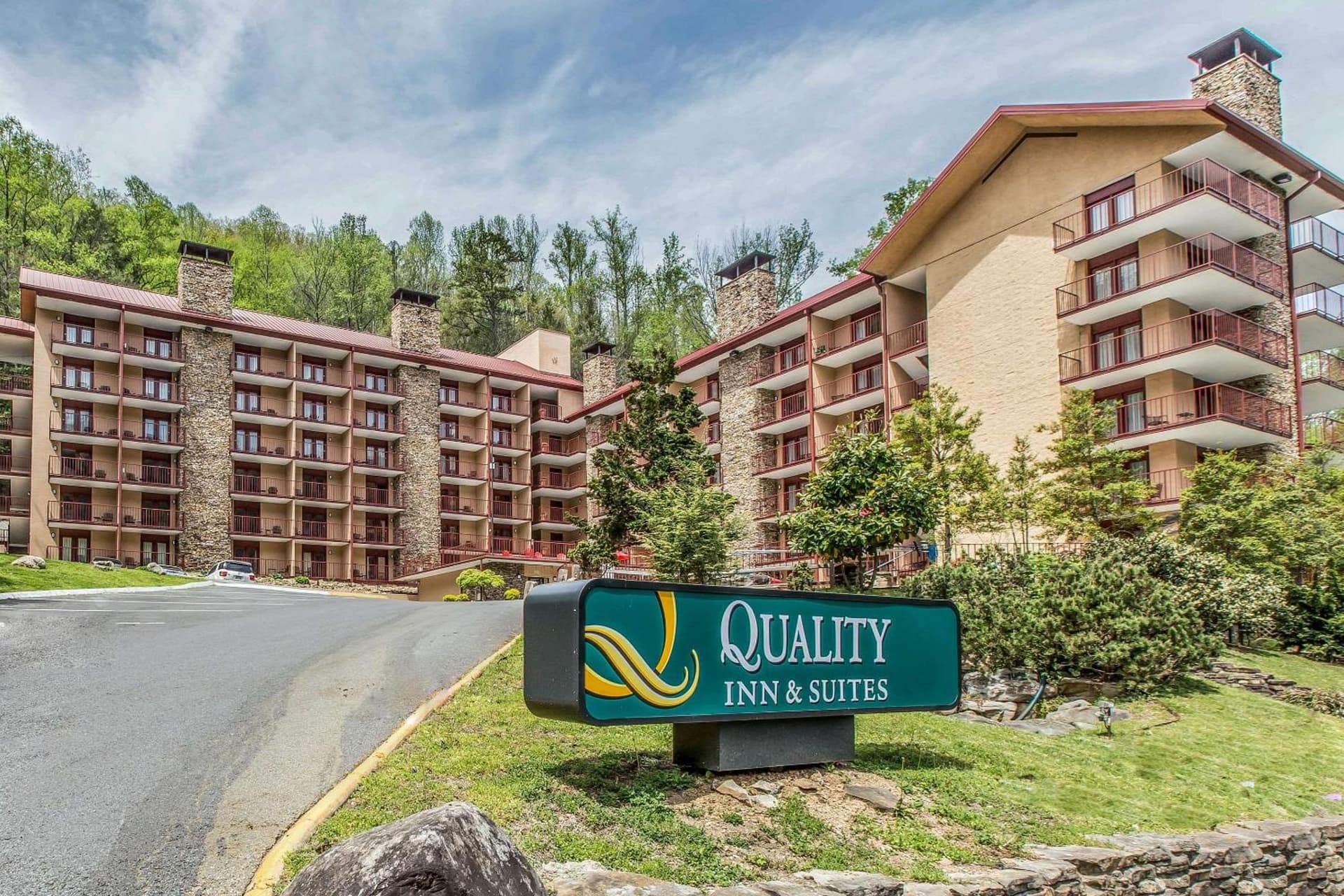 Quality Inn & Suites Gatlinburg North — hotel in Gatlinburg, Tennessee