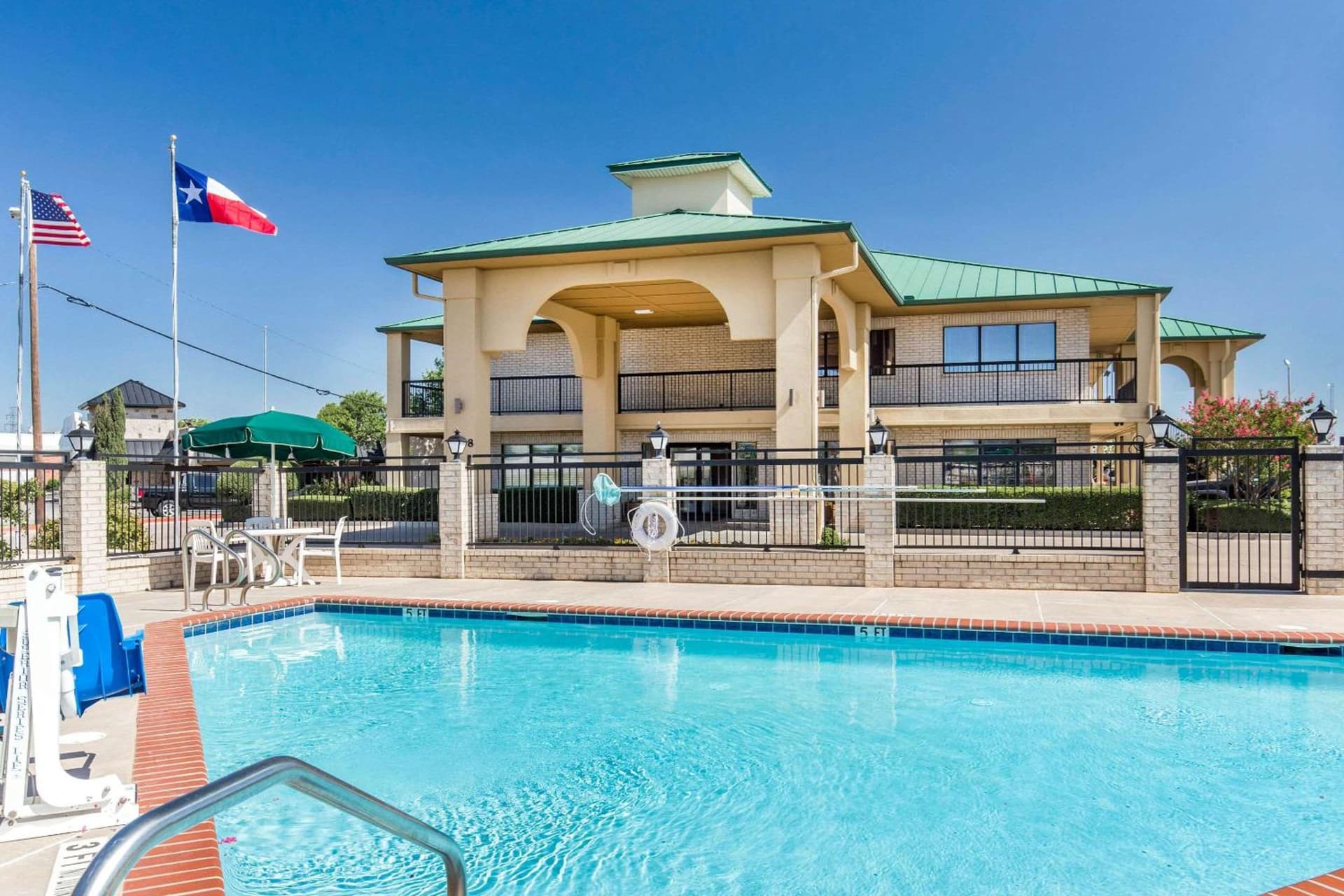 Quality Inn & Suites property views in Abilene, TX — gallery photo 3