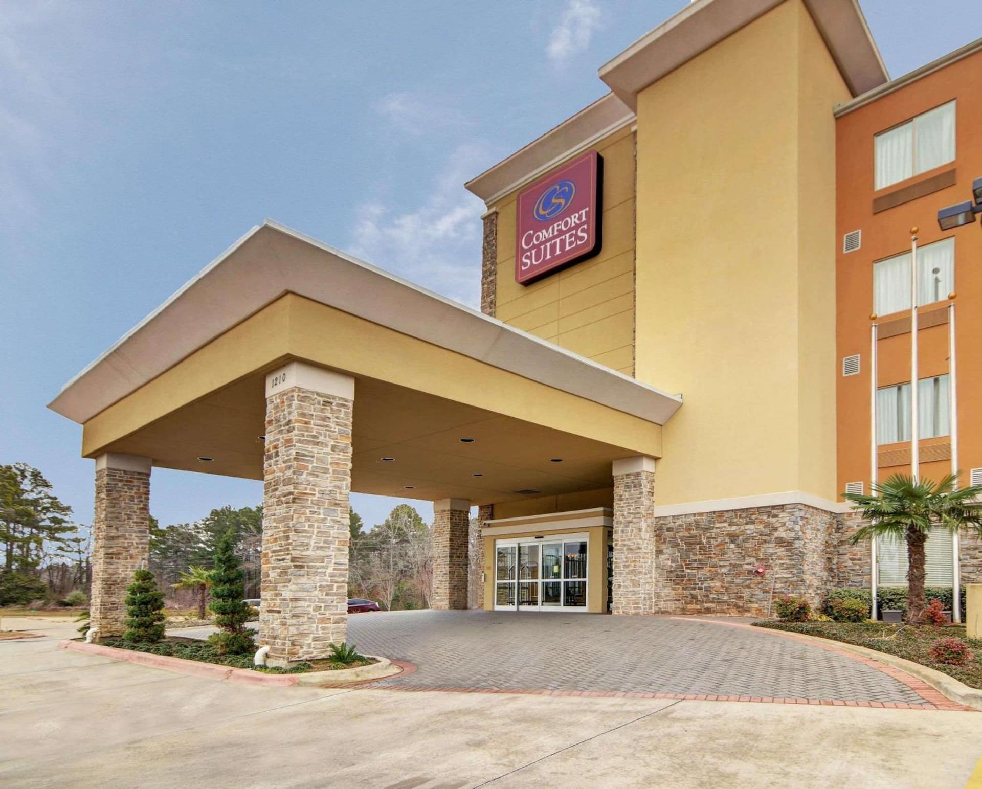 Comfort Suites Kilgore featured exterior or lobby in Kilgore, TX — similar hotel
