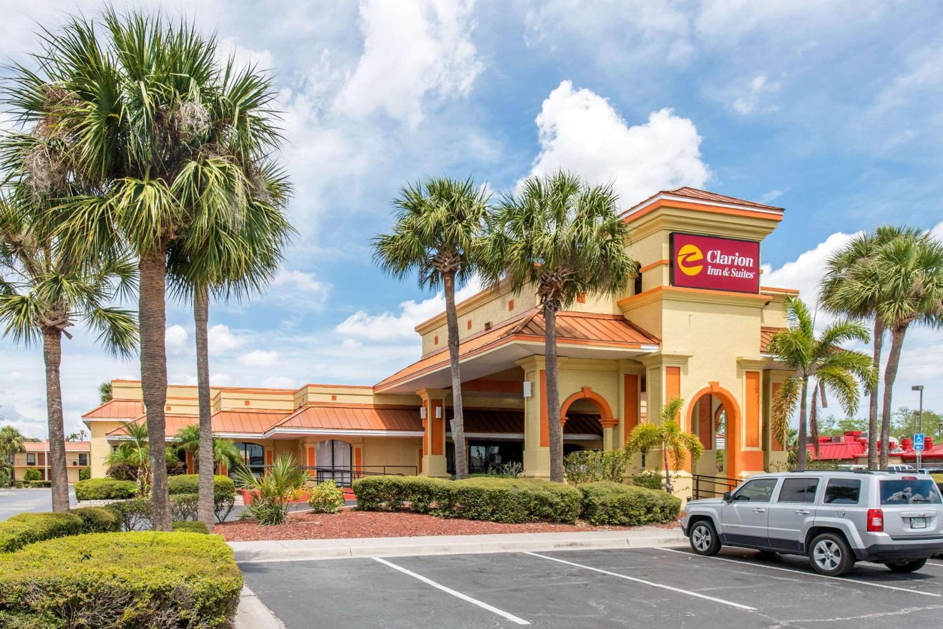 Clarion Inn & Suites Kissimmee-Lake Buena Vista South — hotel in Kissimmee, Florida