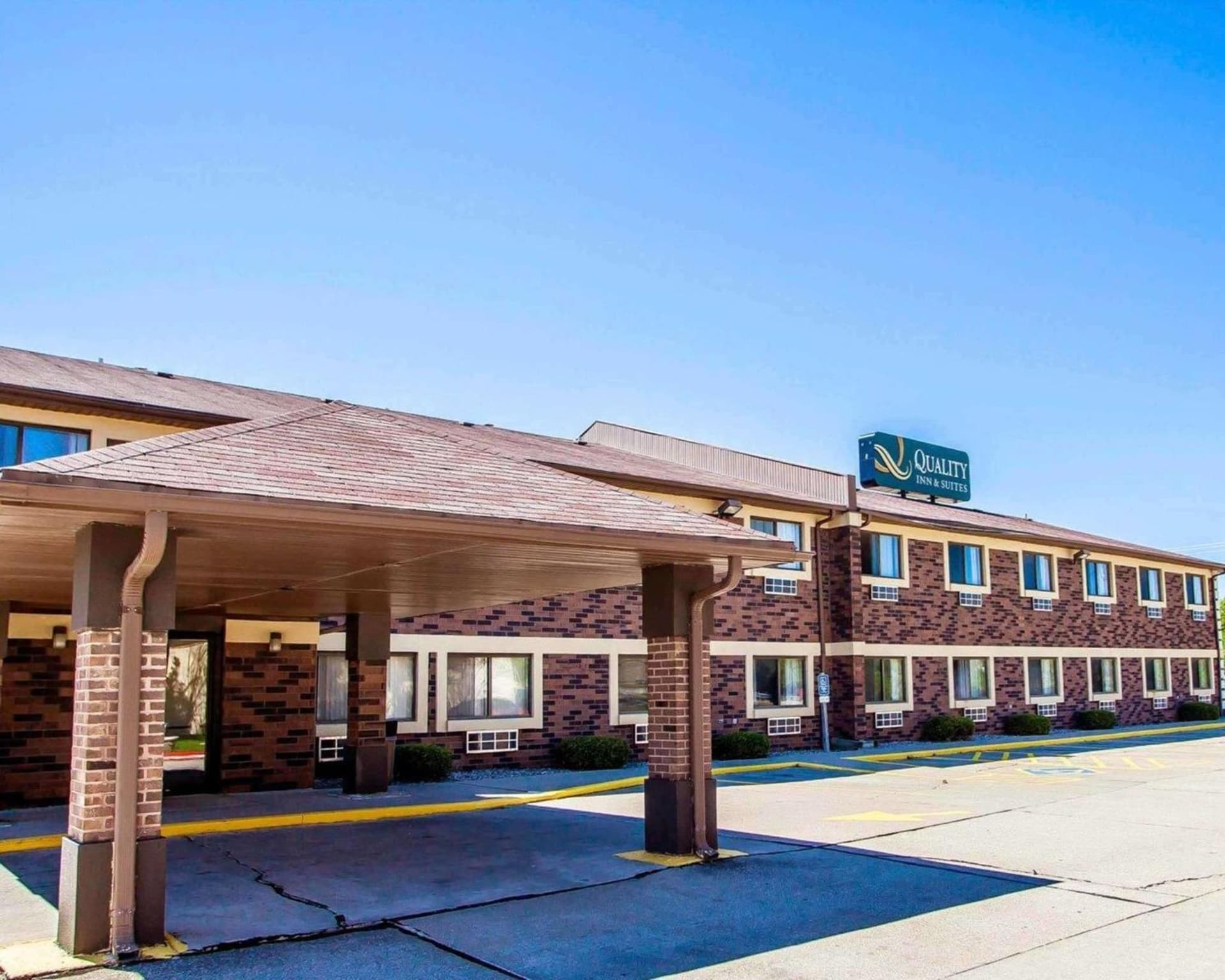 Quality Inn & Suites Champaign North - Urbana — hotel in Champaign, Illinois