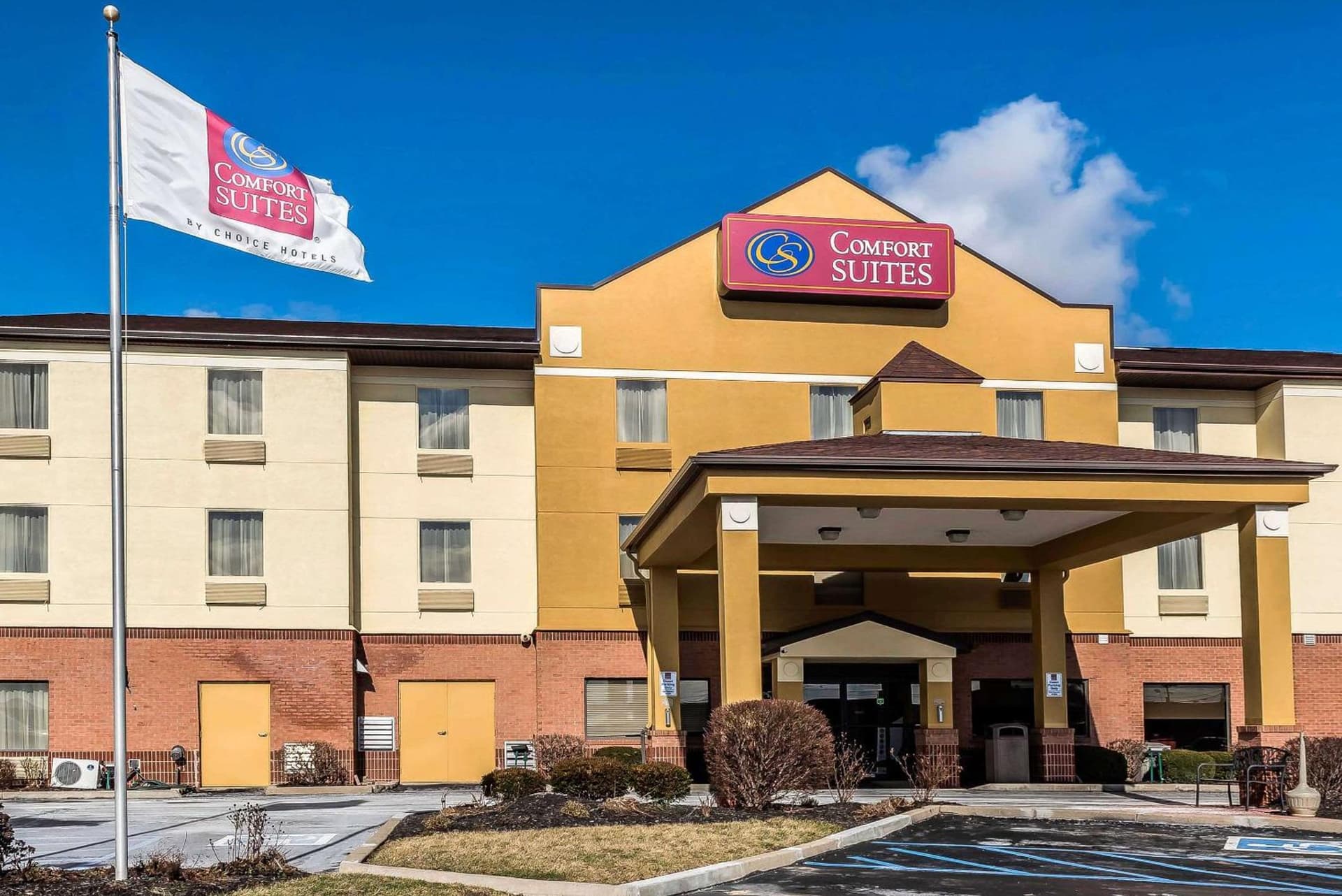 Comfort Suites Miamisburg - Dayton South featured exterior or lobby in Miamisburg, OH — similar hotel
