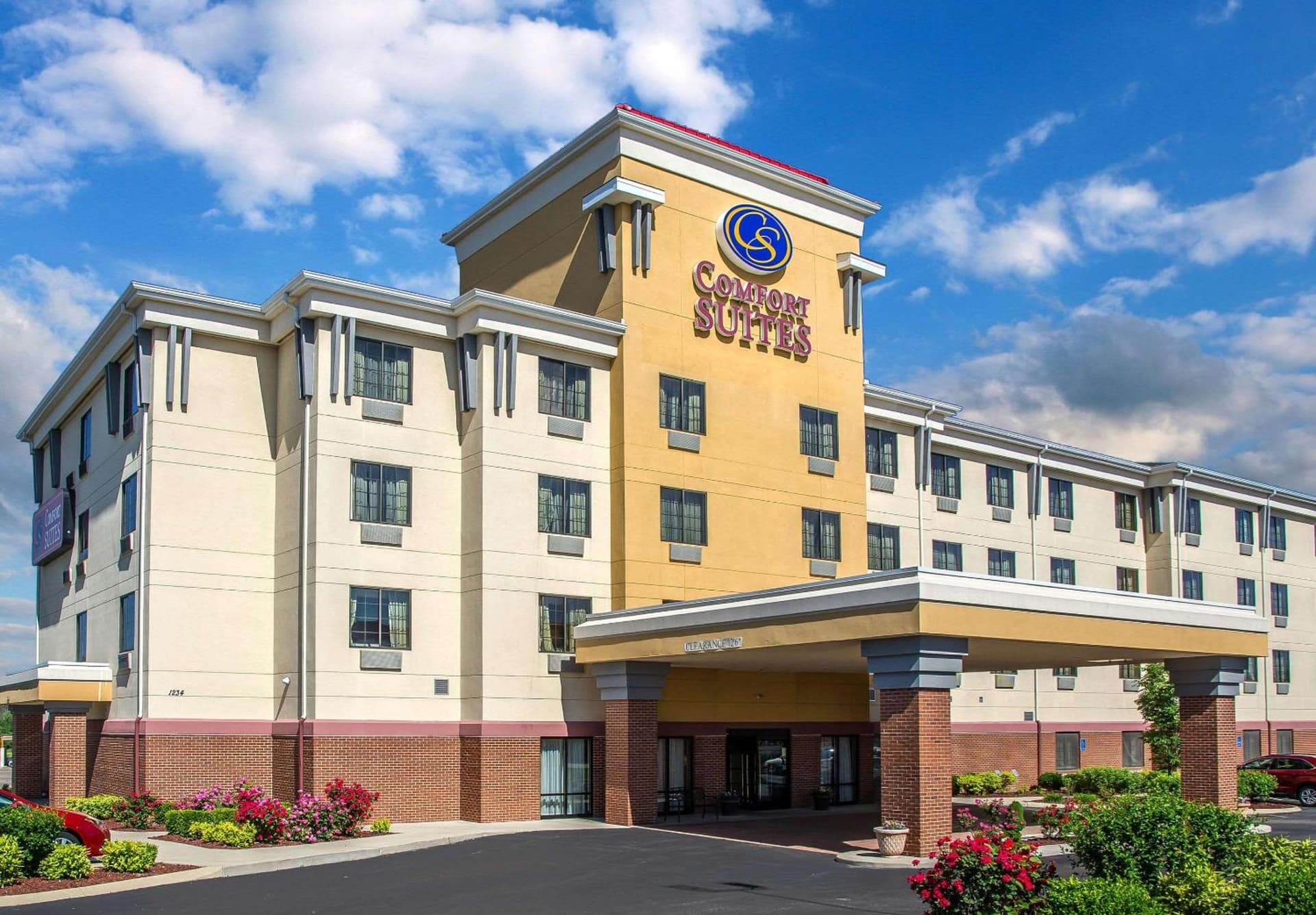 Spark by Hilton Cincinnati Fairfield featured exterior or lobby in Forest Park, OH — similar hotel