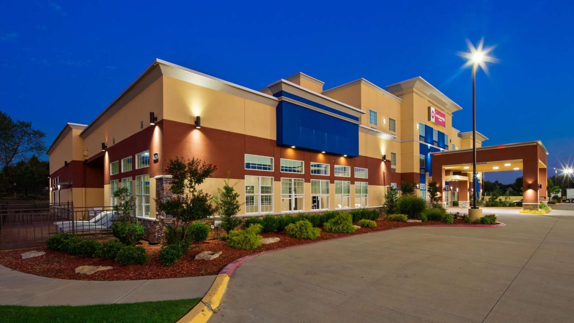 Best Western PLUS Inn of Muskogee featured exterior or lobby in Muskogee, OK — similar hotel