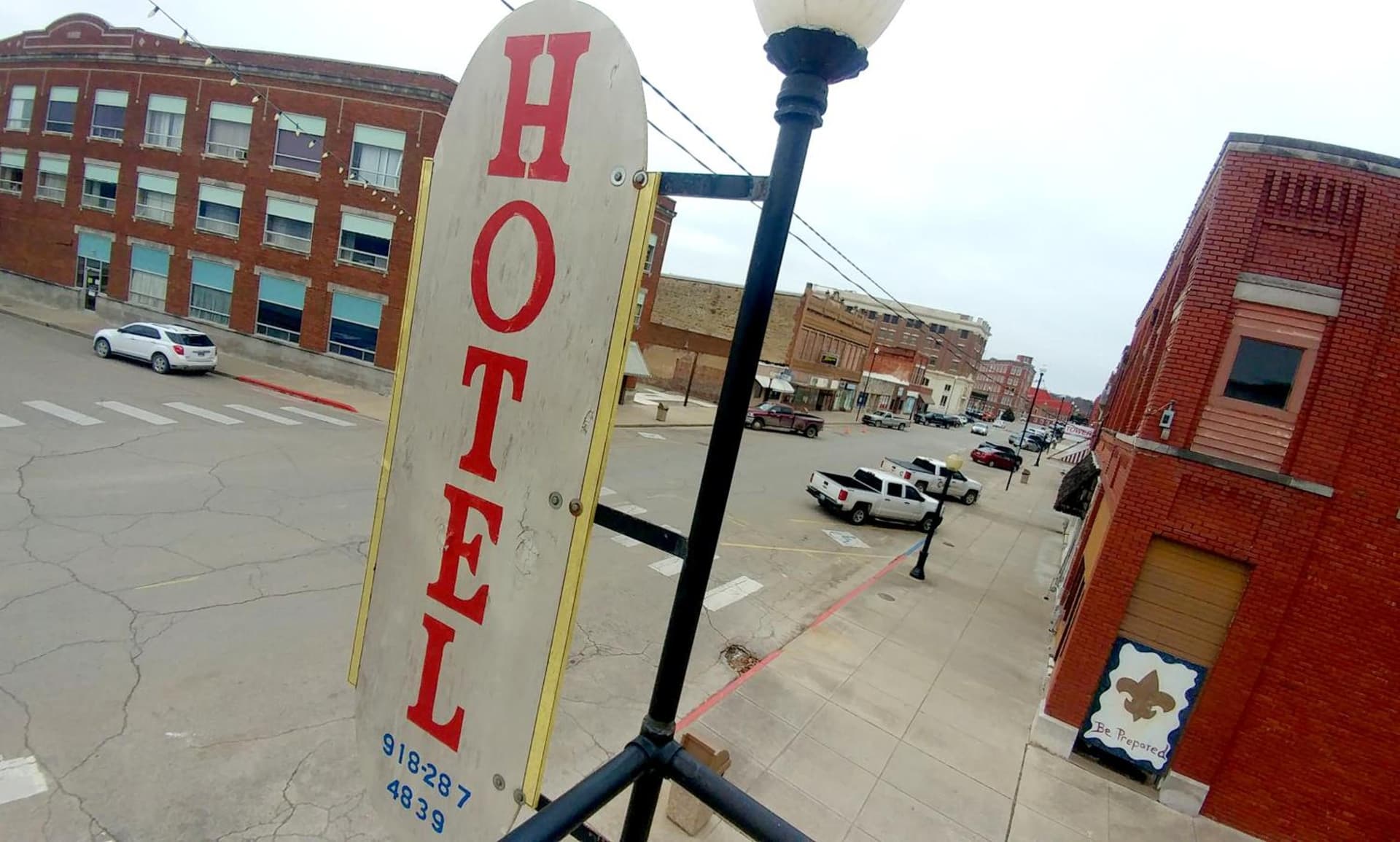 Hotel Whiting featured exterior or lobby in Pawhuska, OK — similar hotel