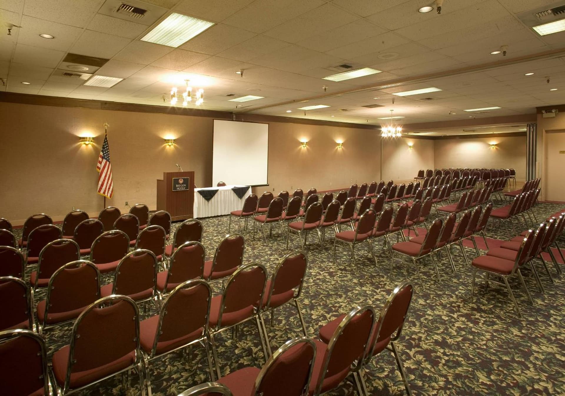 Red Lion Hotel Yakima Center — hotel in Yakima, Washington