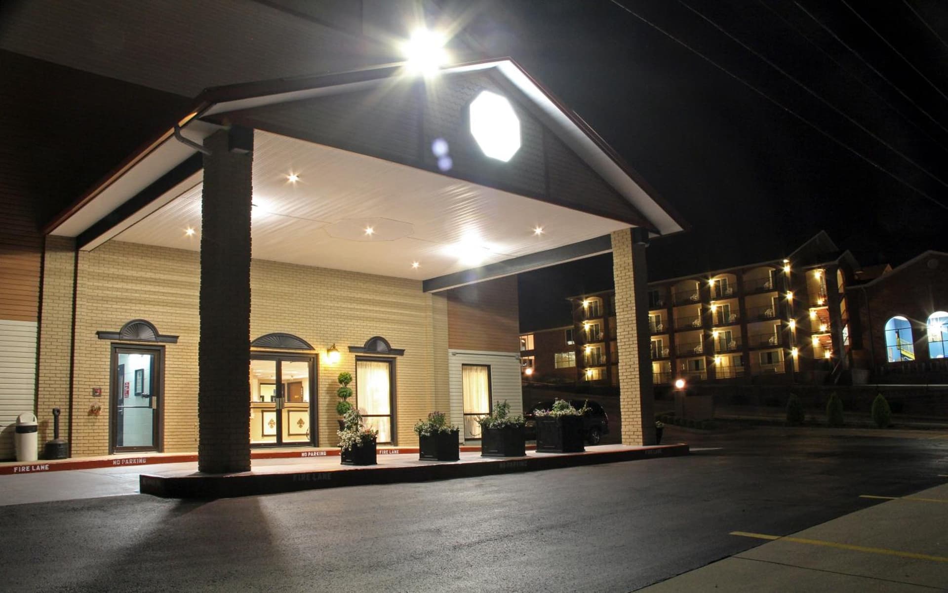 Grand View Inn & Suites featured exterior or lobby in Branson, MO — similar hotel