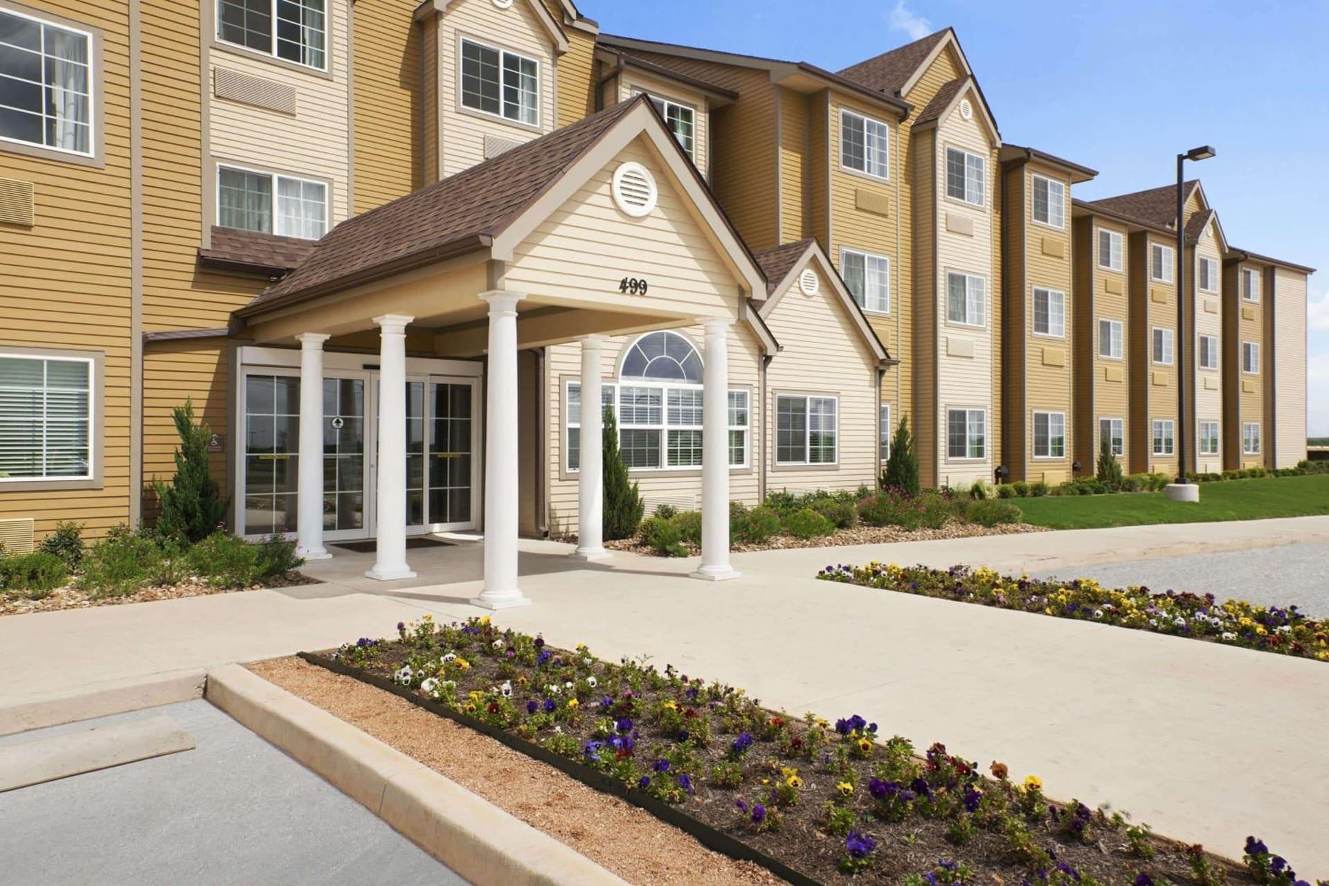 Microtel Inn & Suites Cotulla — hotel in Cotulla, Texas