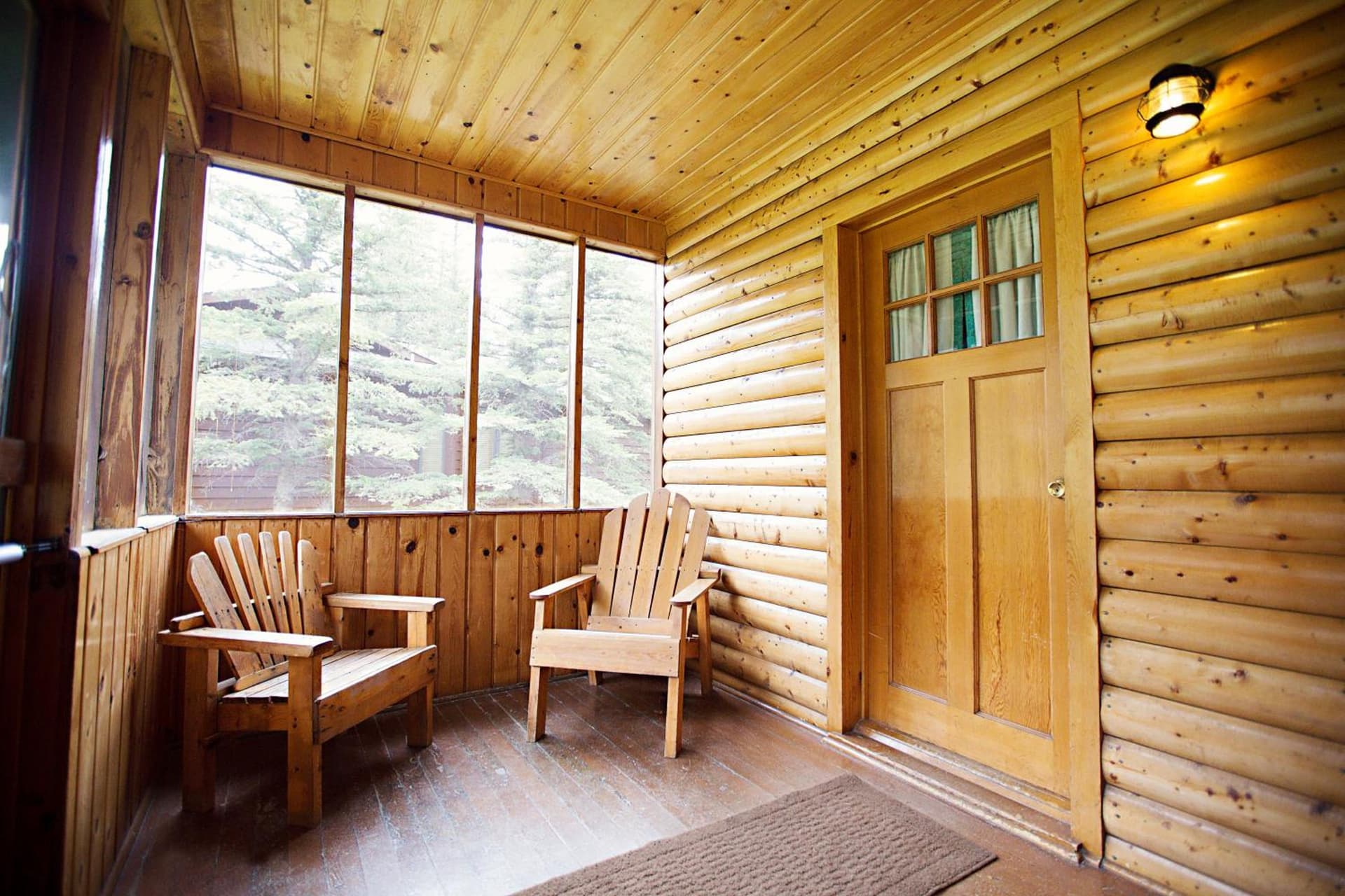 Idlewilde by the River interior in Estes Park, CO — gallery photo 2