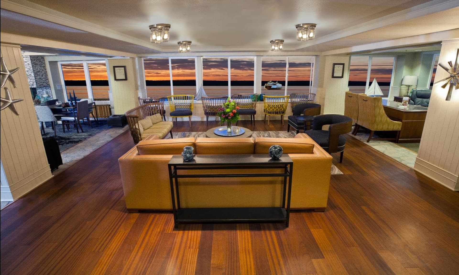 Silver Cloud Hotel - Mukilteo Waterfront interior in Mukilteo, WA — gallery photo 2